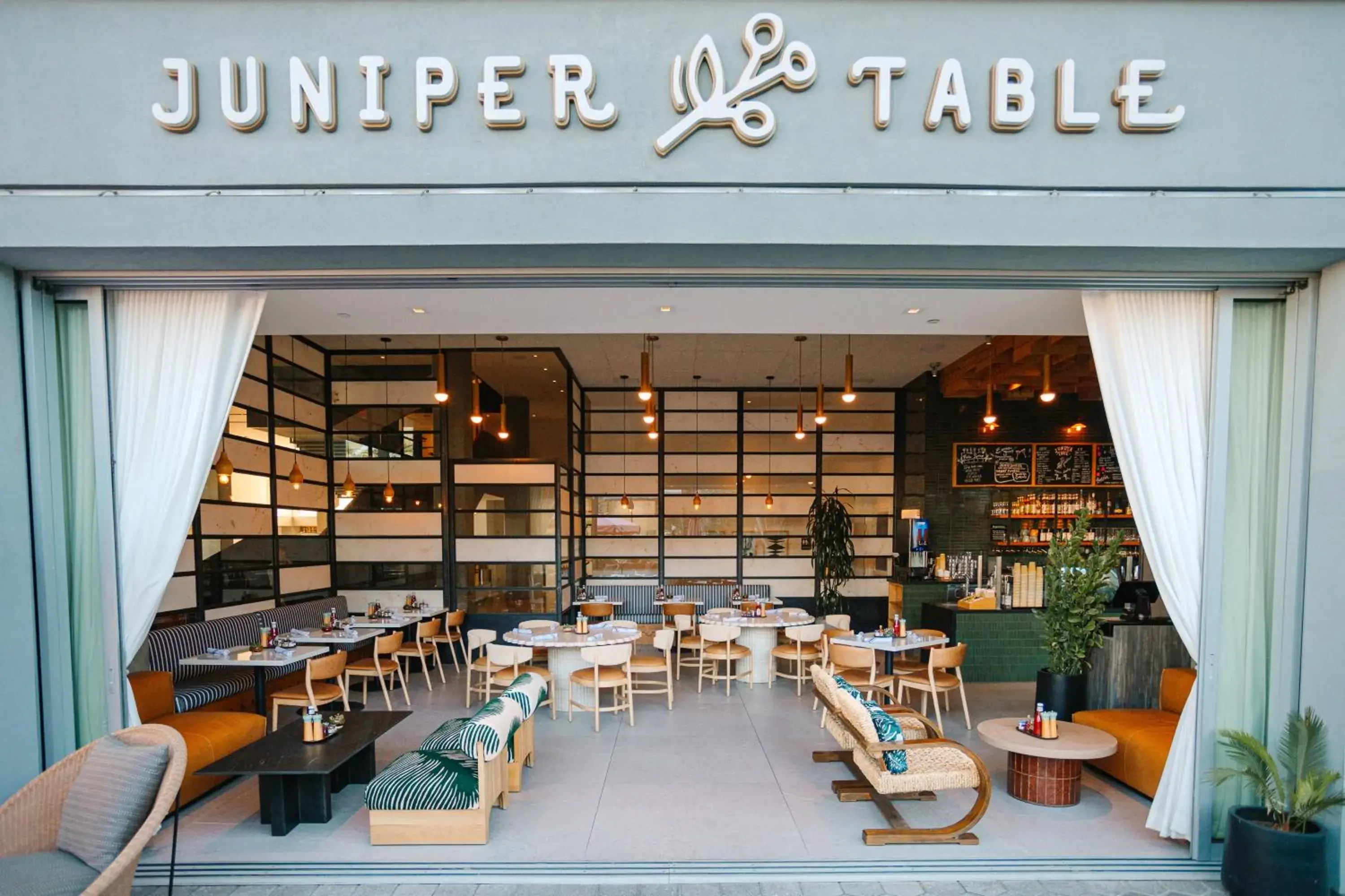 Restaurant/places to eat in Kimpton Rowan Palm Springs Hotel by IHG Restaurant/places to eat in Kimpton Rowan Palm Springs Hotel by IHG