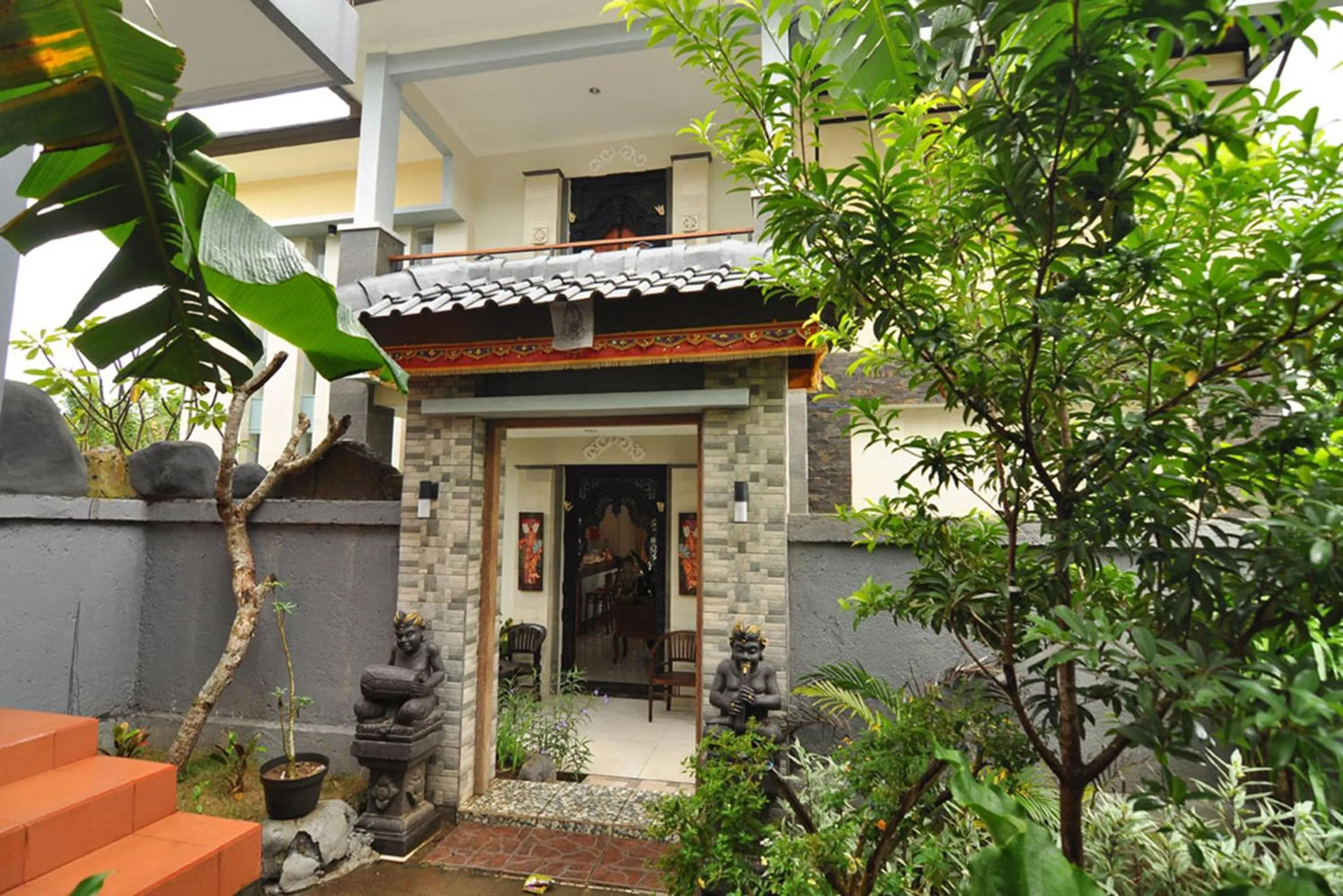 Facade/entrance in Kandava Villa