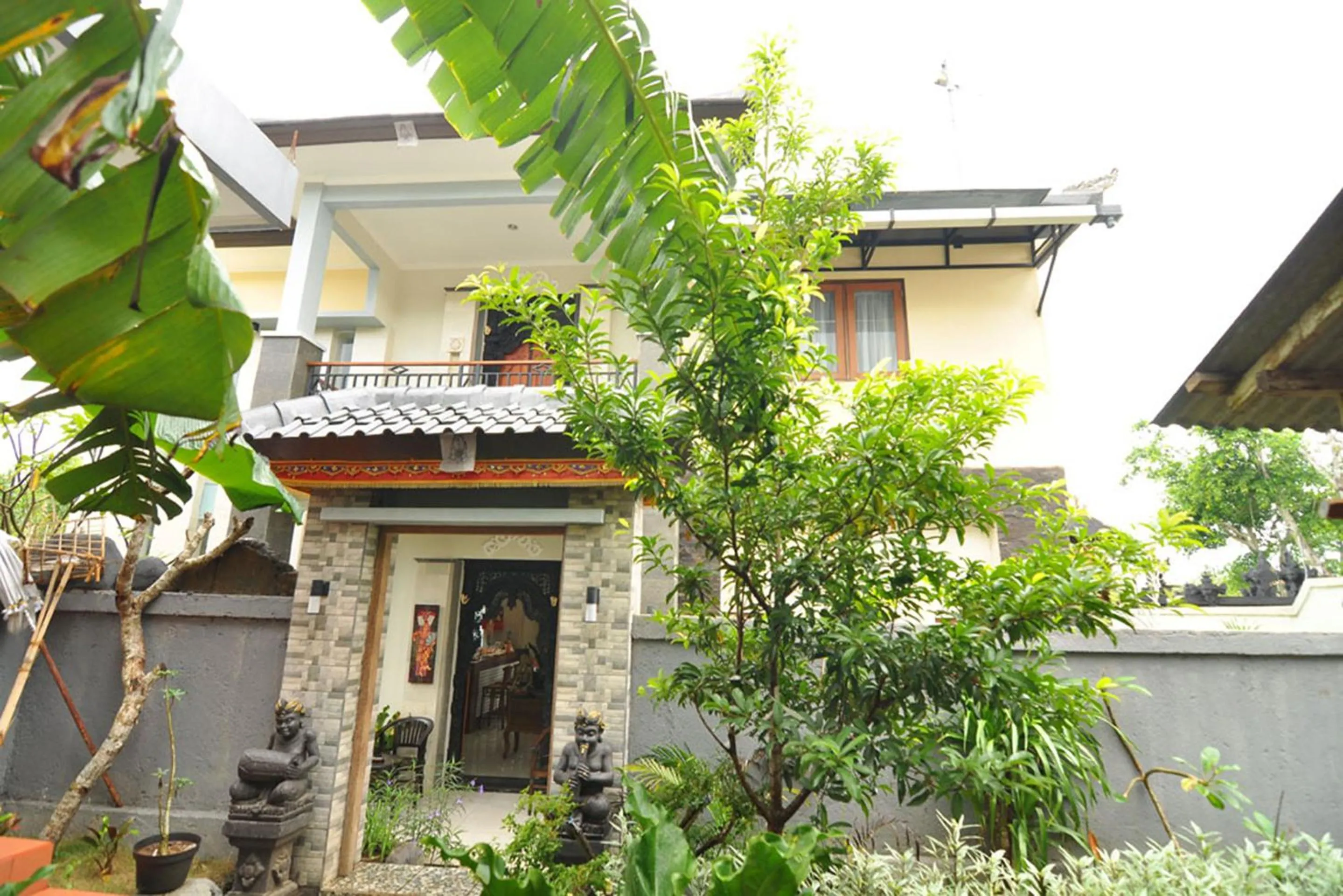 Facade/entrance in Kandava Villa