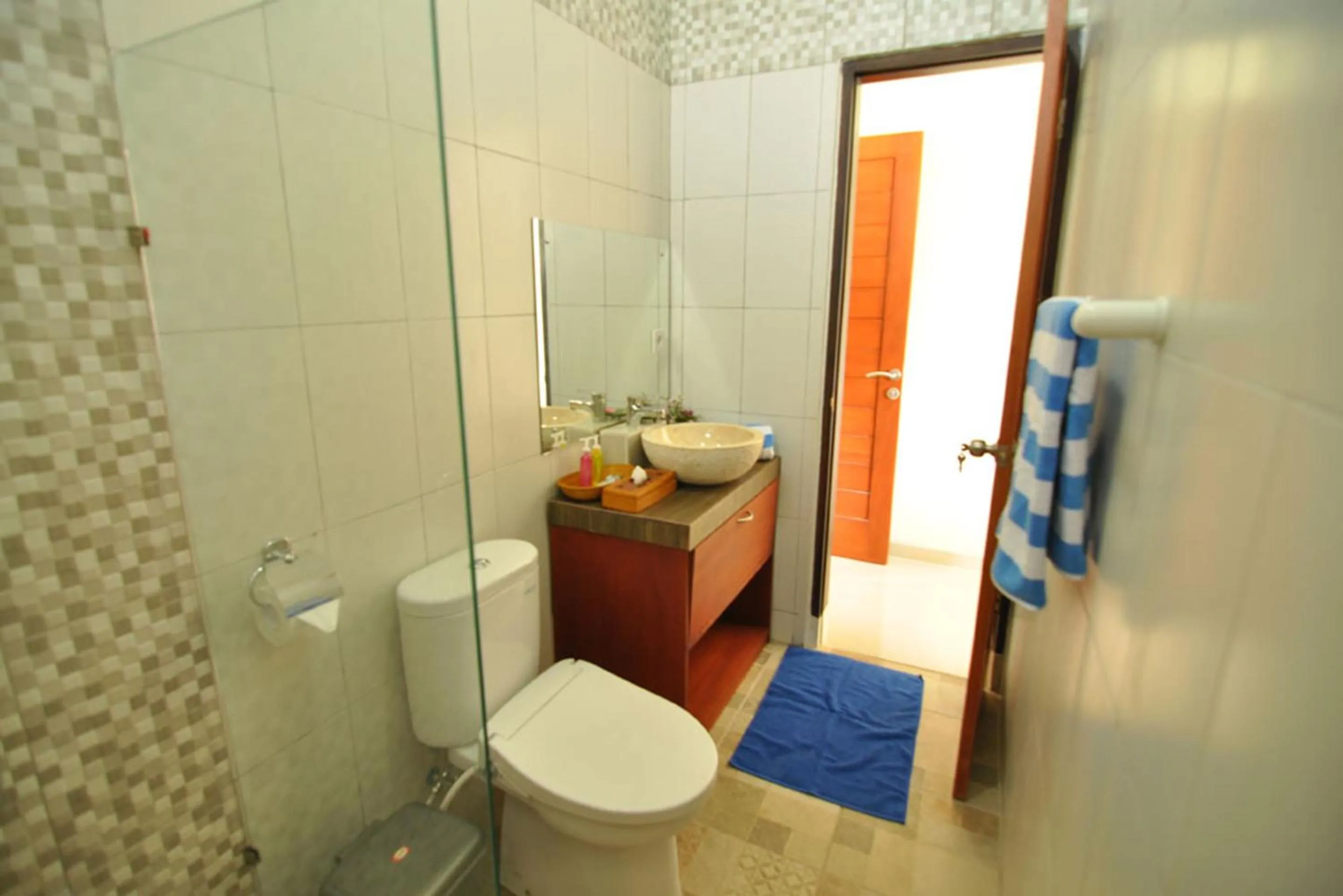 Bathroom in Kandava Villa