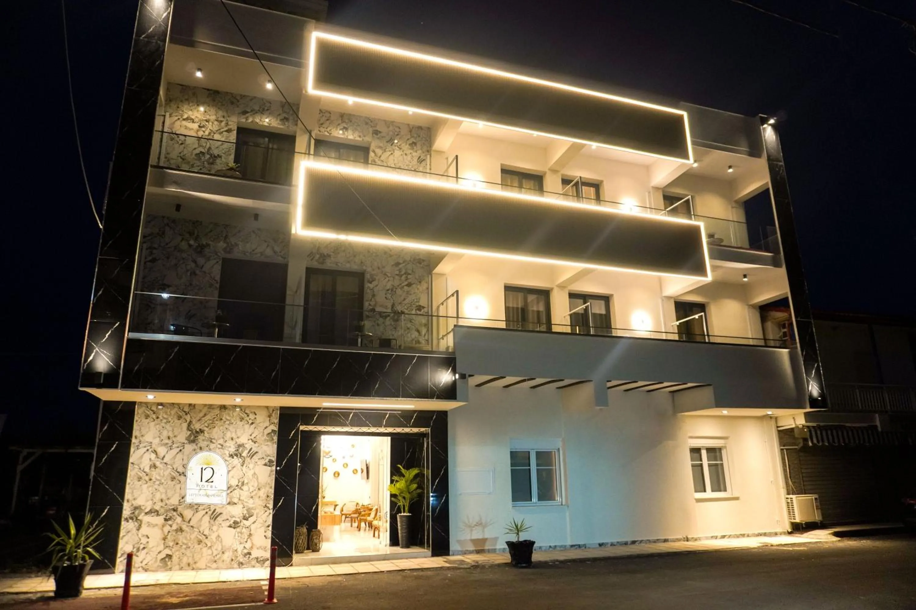 Hotel12
