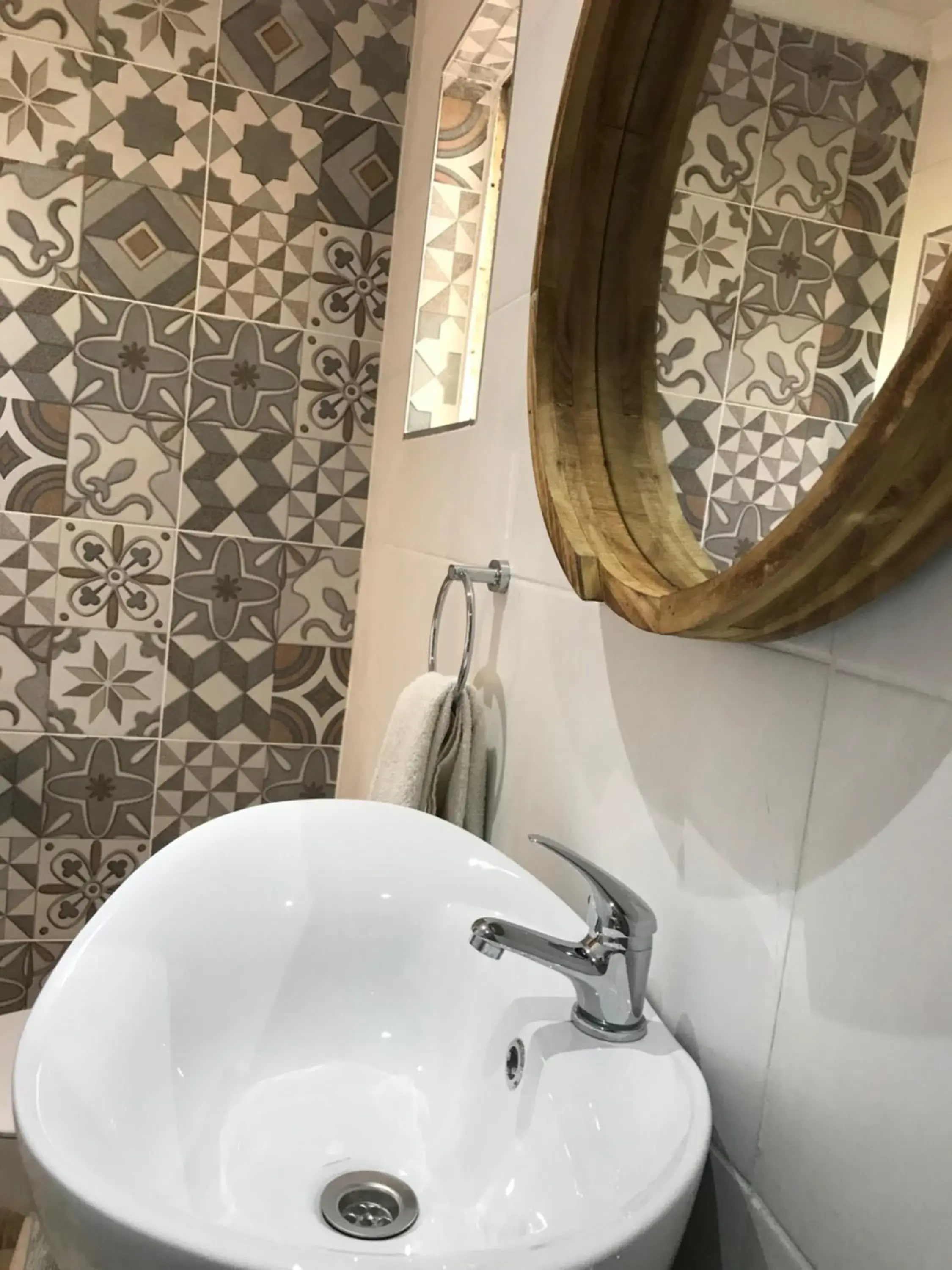 Double Room with Extra Bed - single occupancy in La Benroy Double Room with Extra Bed - single occupancy in La Benroy