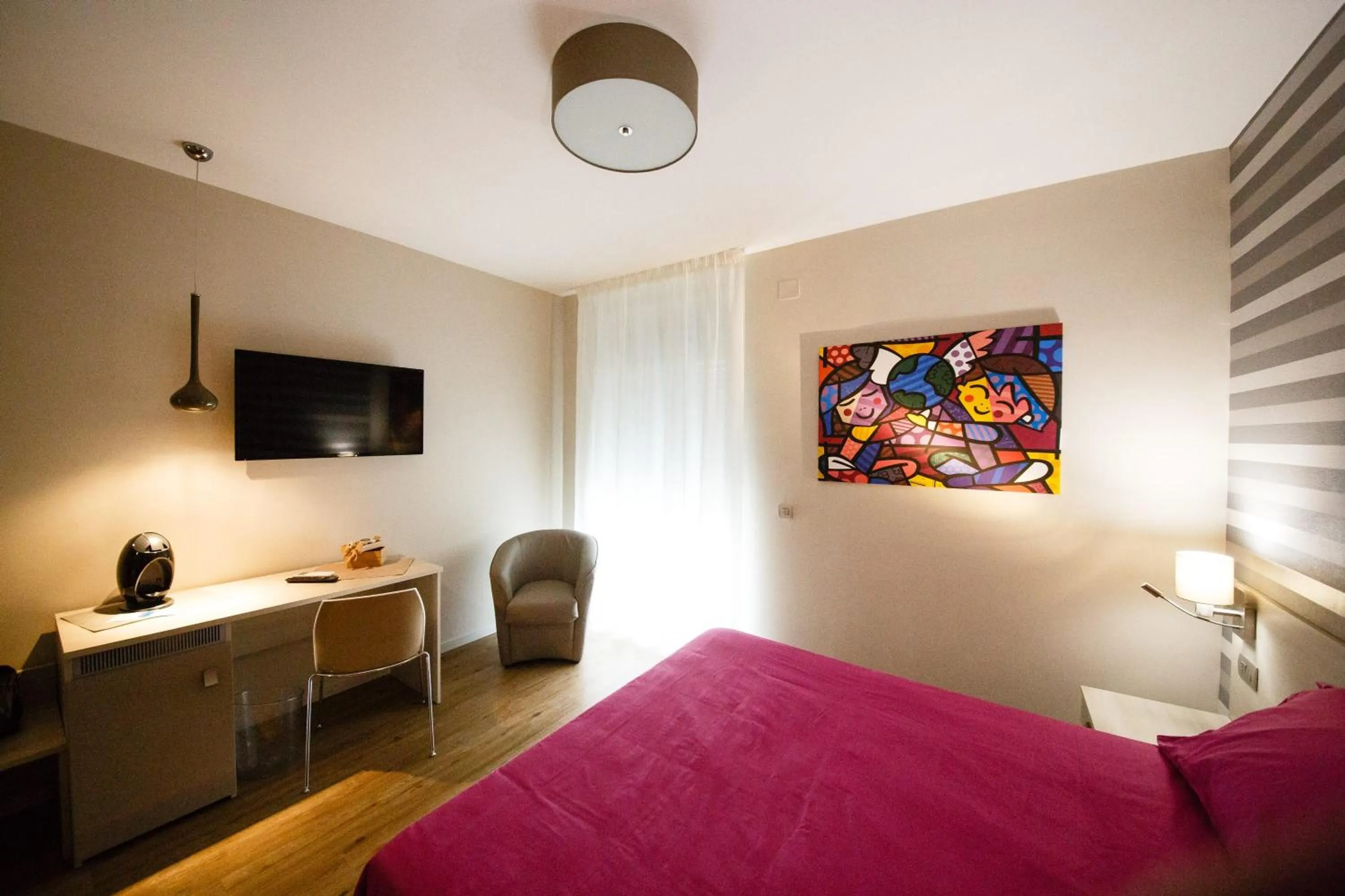 Photo of the whole room, Bed in Bedroom