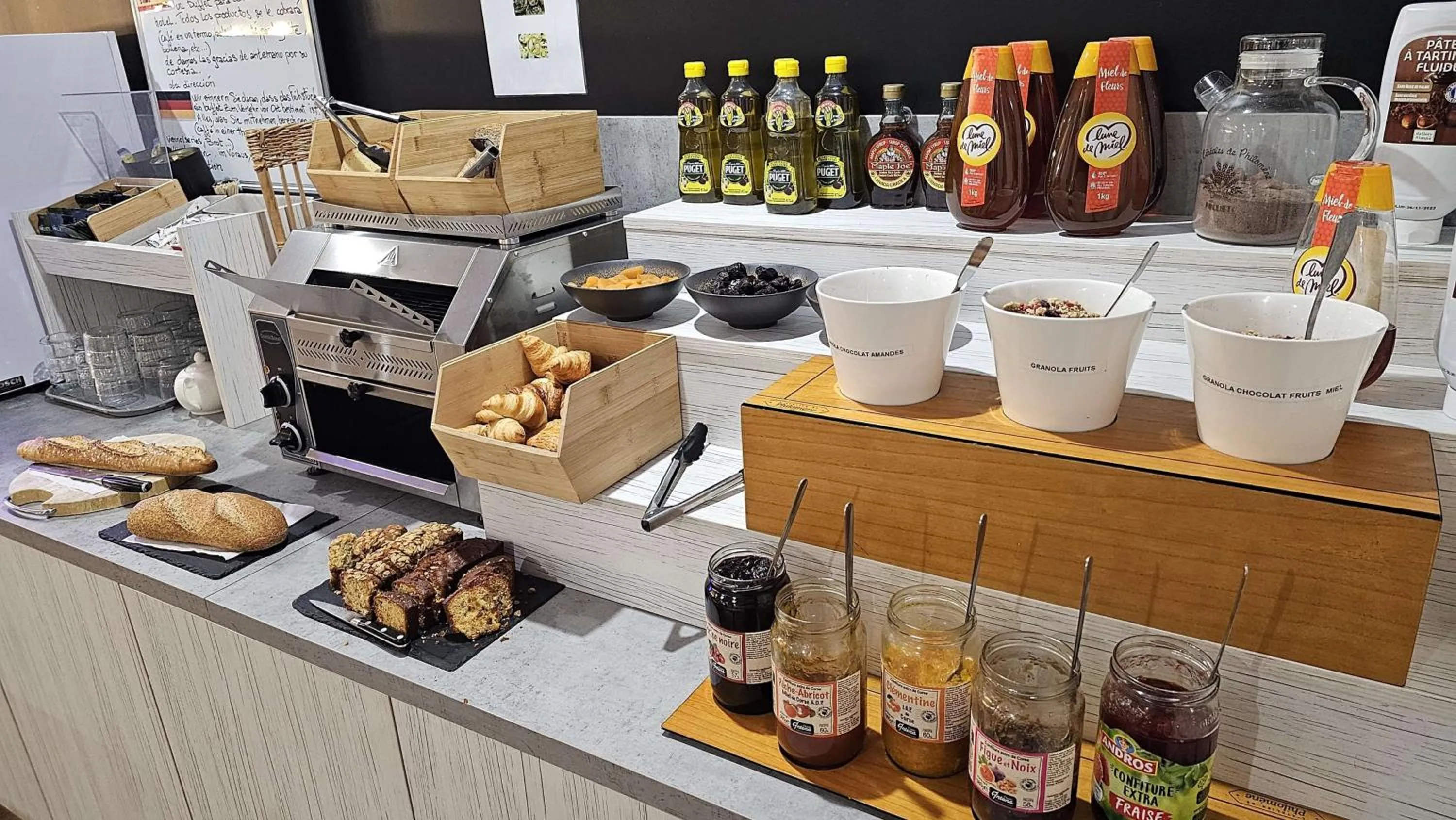 Breakfast in Brit Hotel Plaisance A9/A61