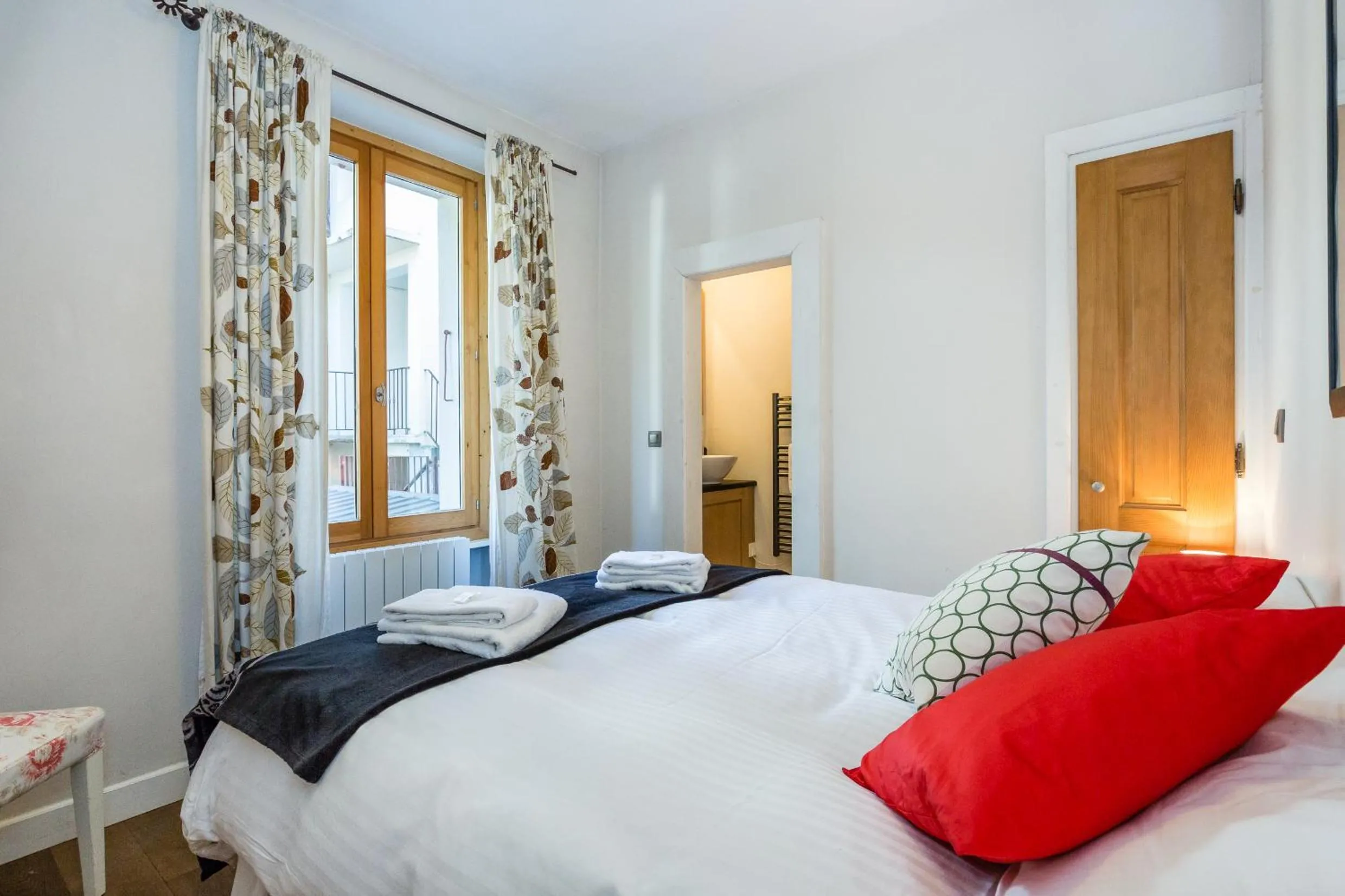 Shower, Bed in Lodge aux Praz