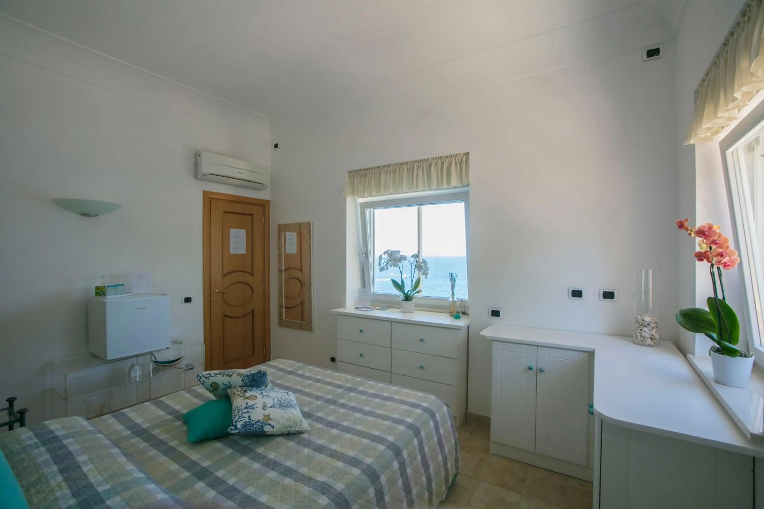 Bed in B&B Punta Vivara