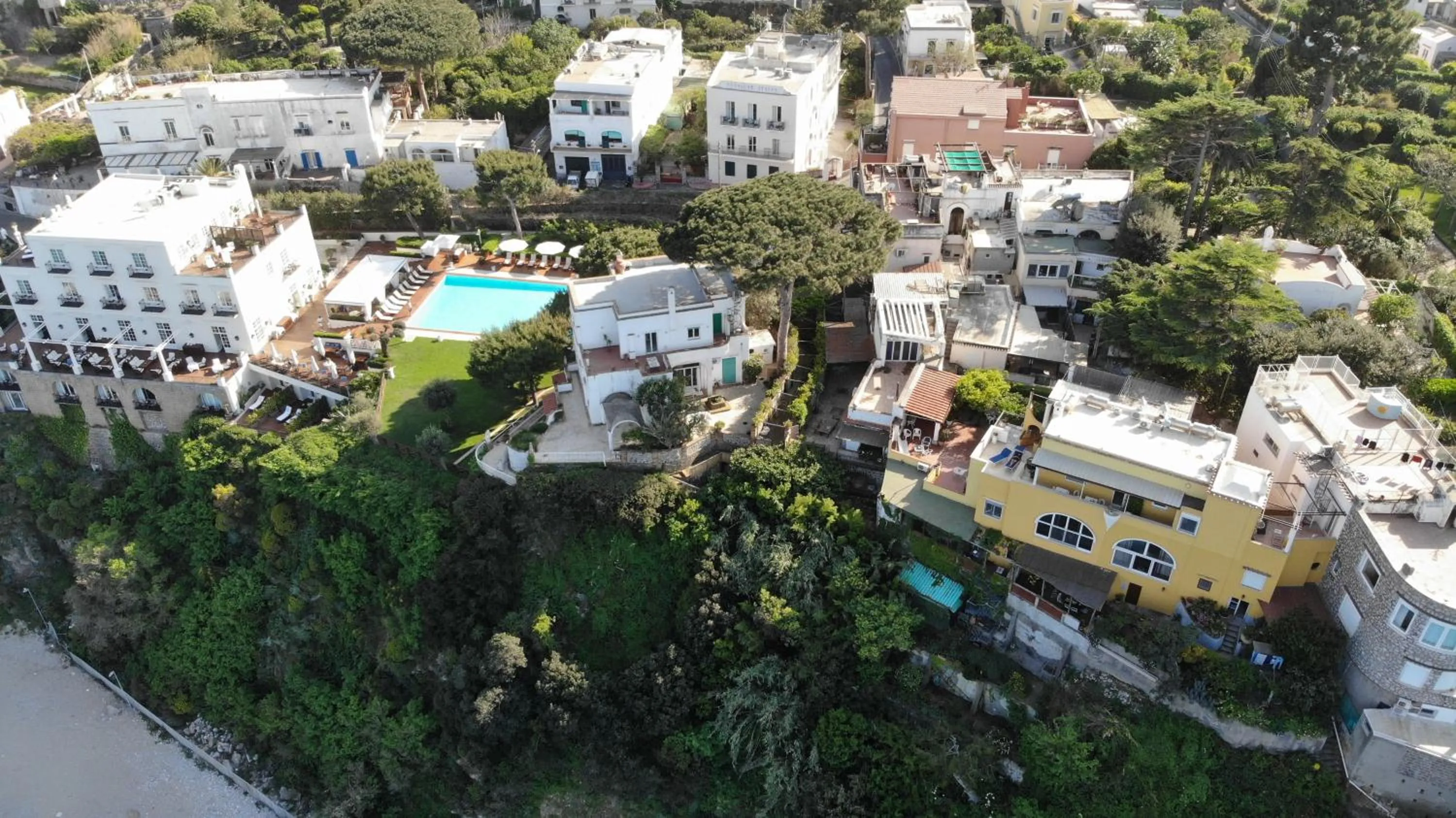 Property building in B&B Punta Vivara