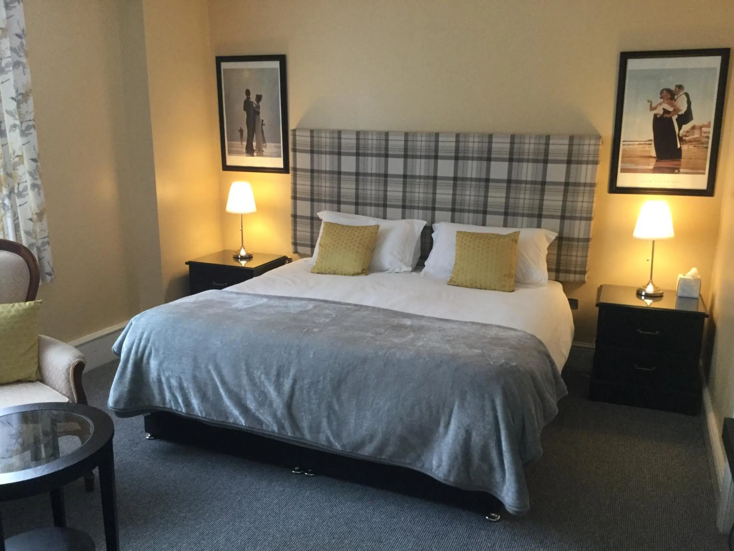 Shower, Bed in Elton Guest House