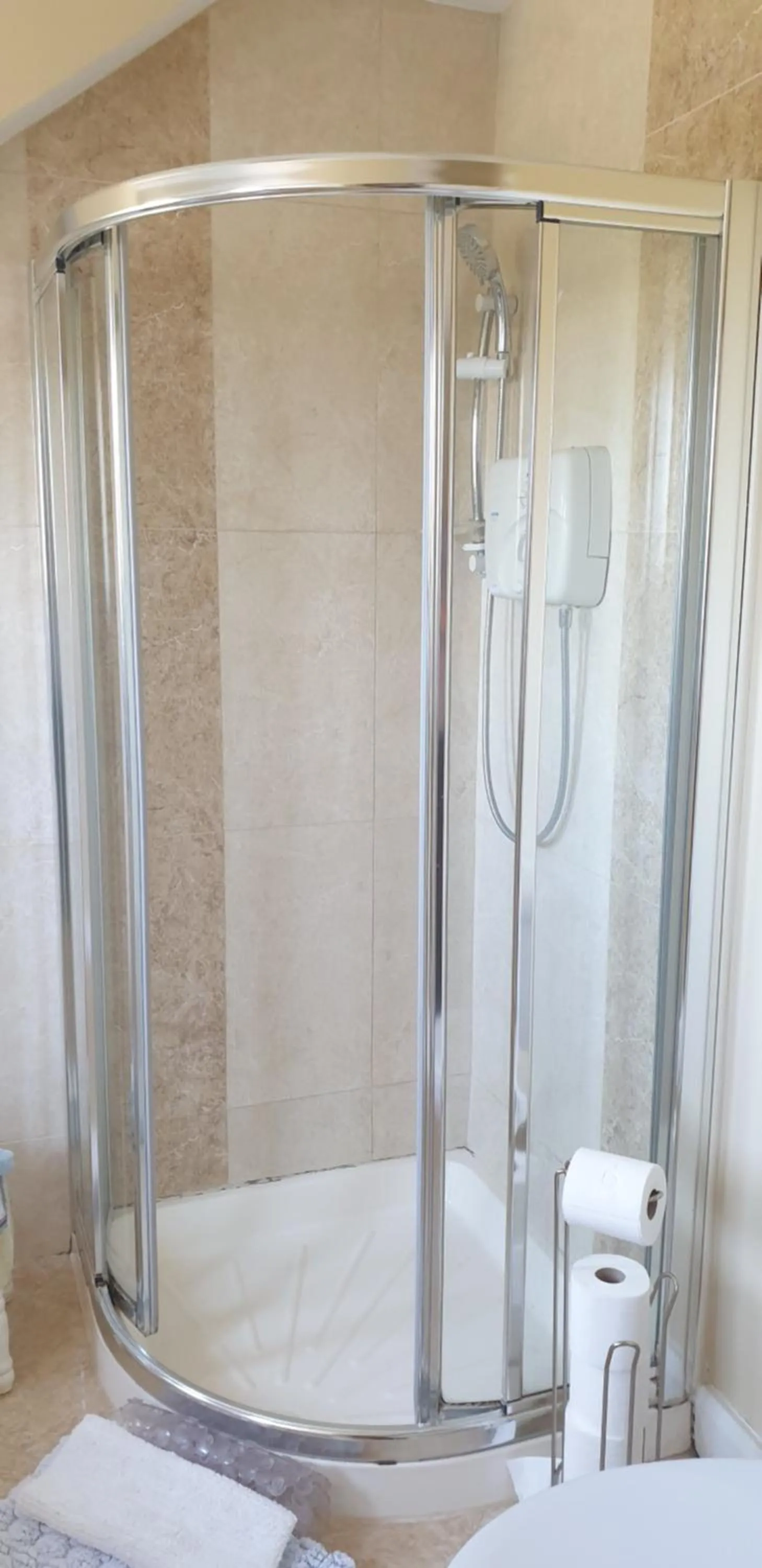 Bathroom in Knightsbrook Guesthouse