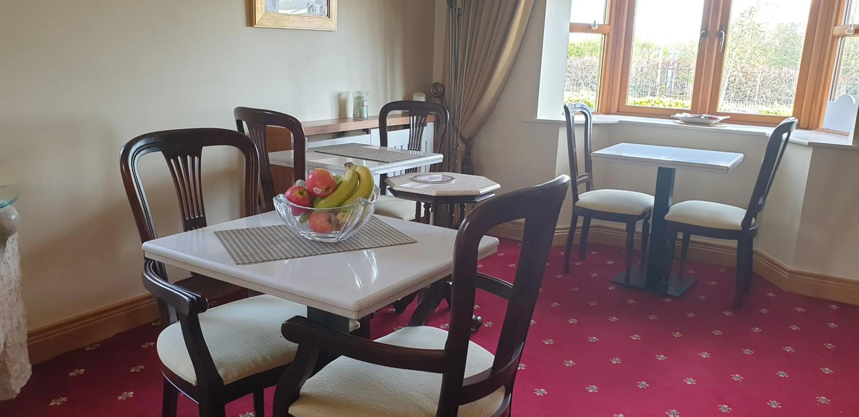 Restaurant/places to eat in Knightsbrook Guesthouse