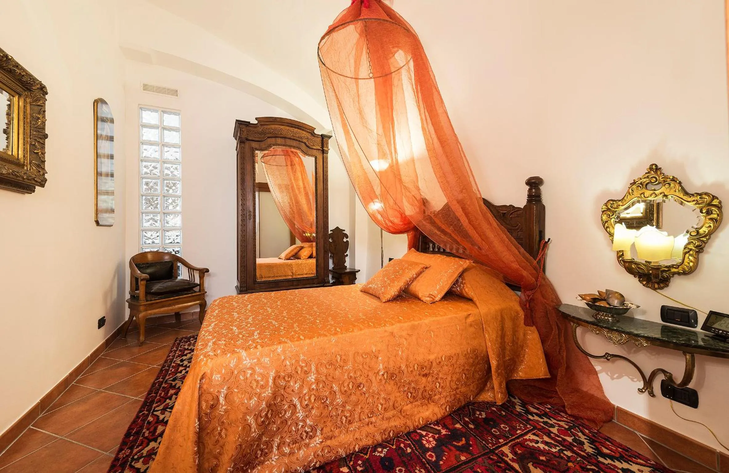 Bed in Palazzo Castelleschi