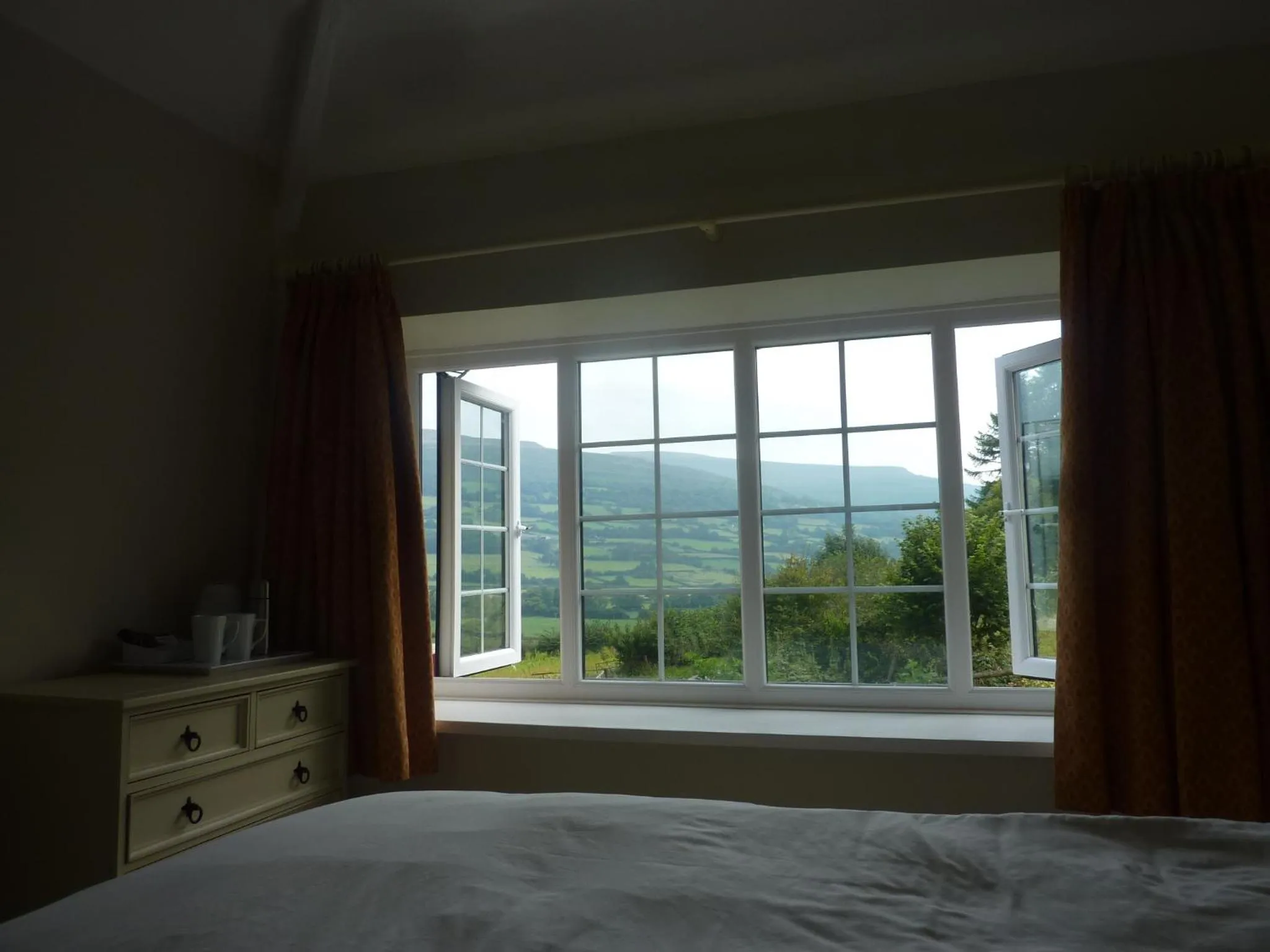 Shower, Bed in The Kestrel B&B