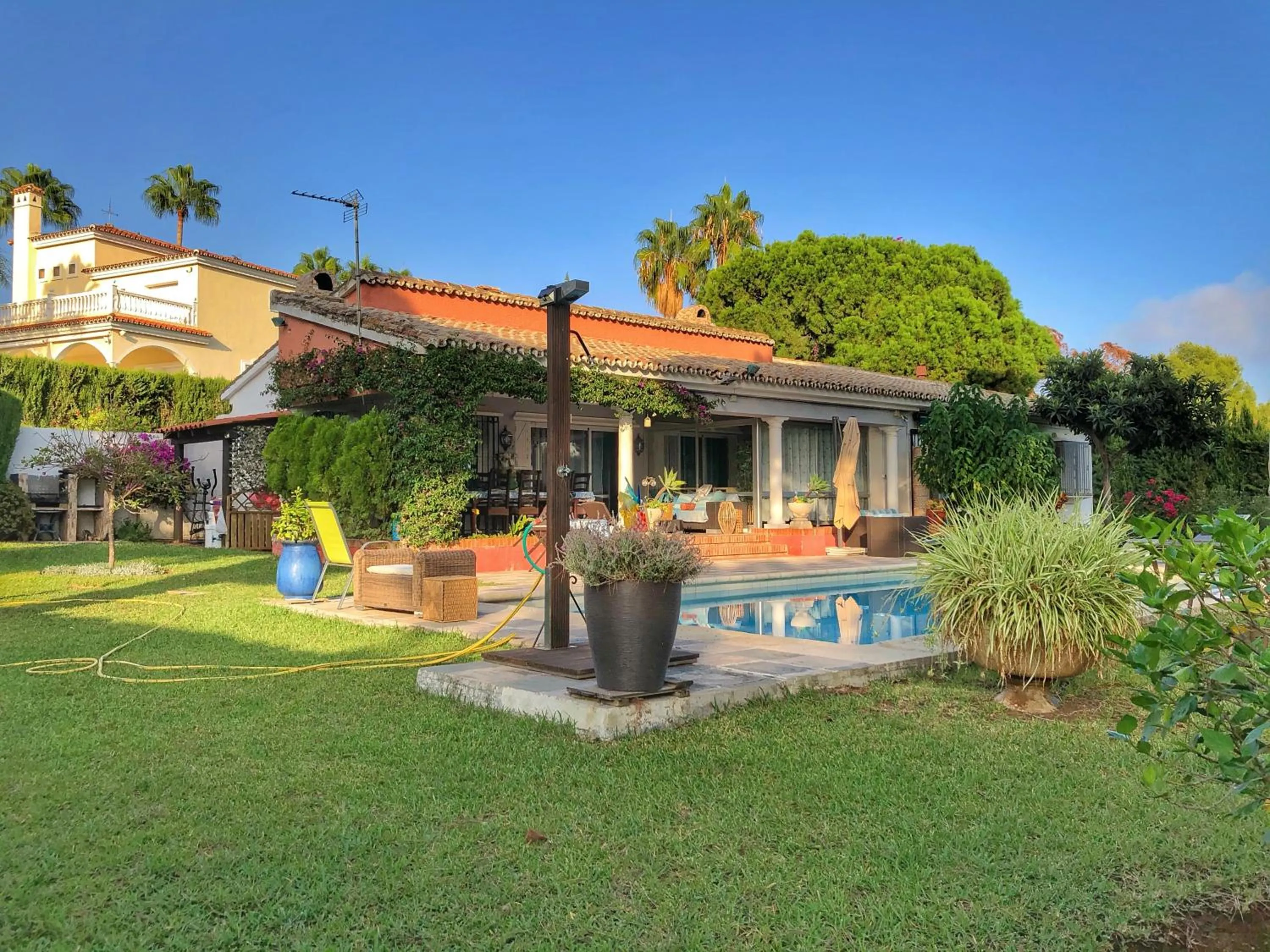 Garden, Property Building in El Nácar Bed & Breakfast