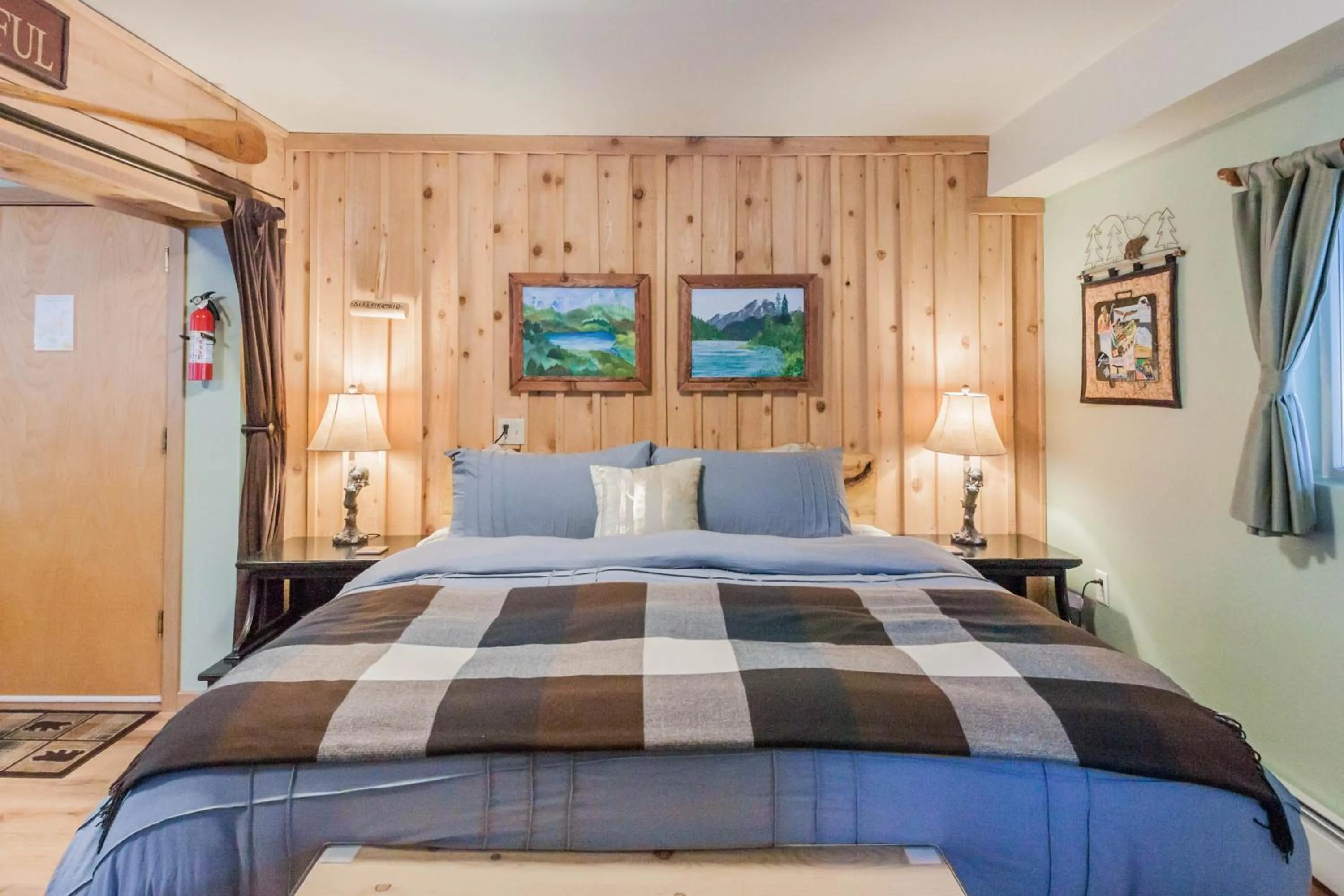 Triple Room with Lake View in Bear Lake Lodgings B&B, Inc