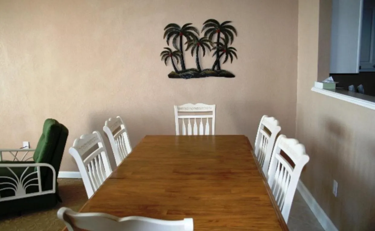 Dining area in Club Regency at Regency Towers
