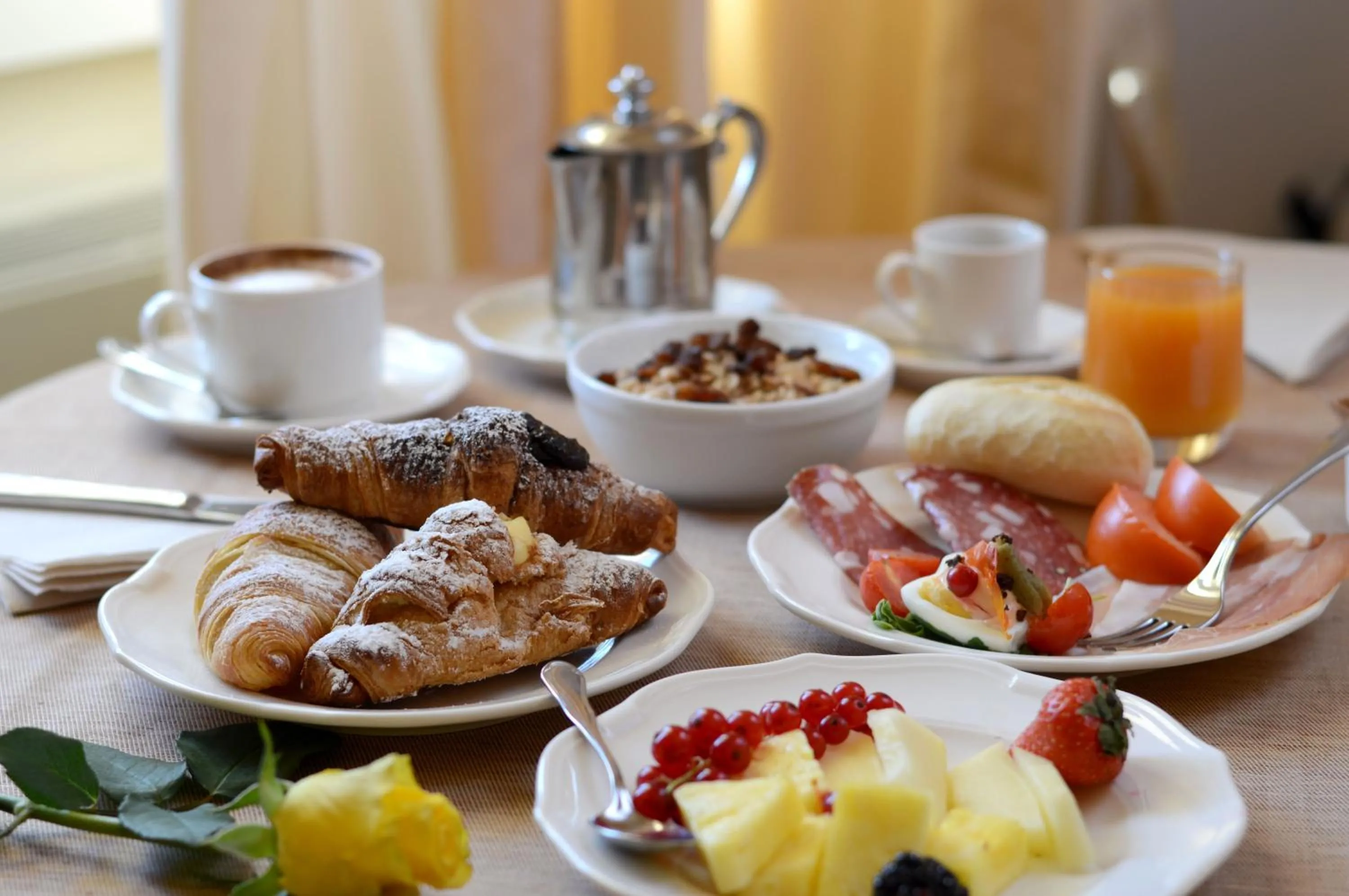 Buffet breakfast in Grand Hotel Vittoria