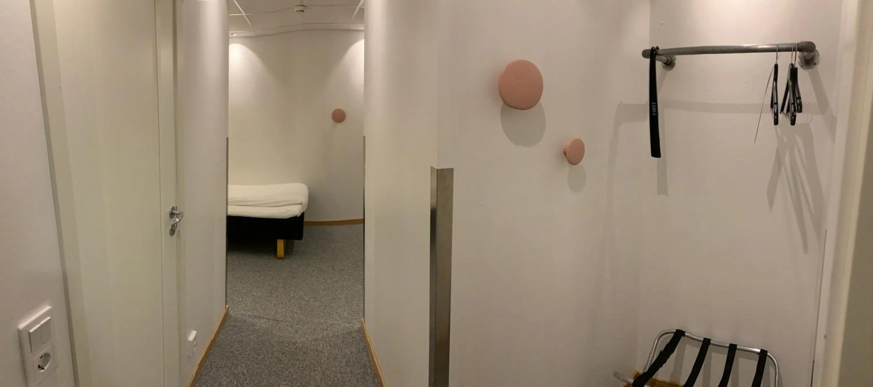 wardrobe in First Hotel Dragonen