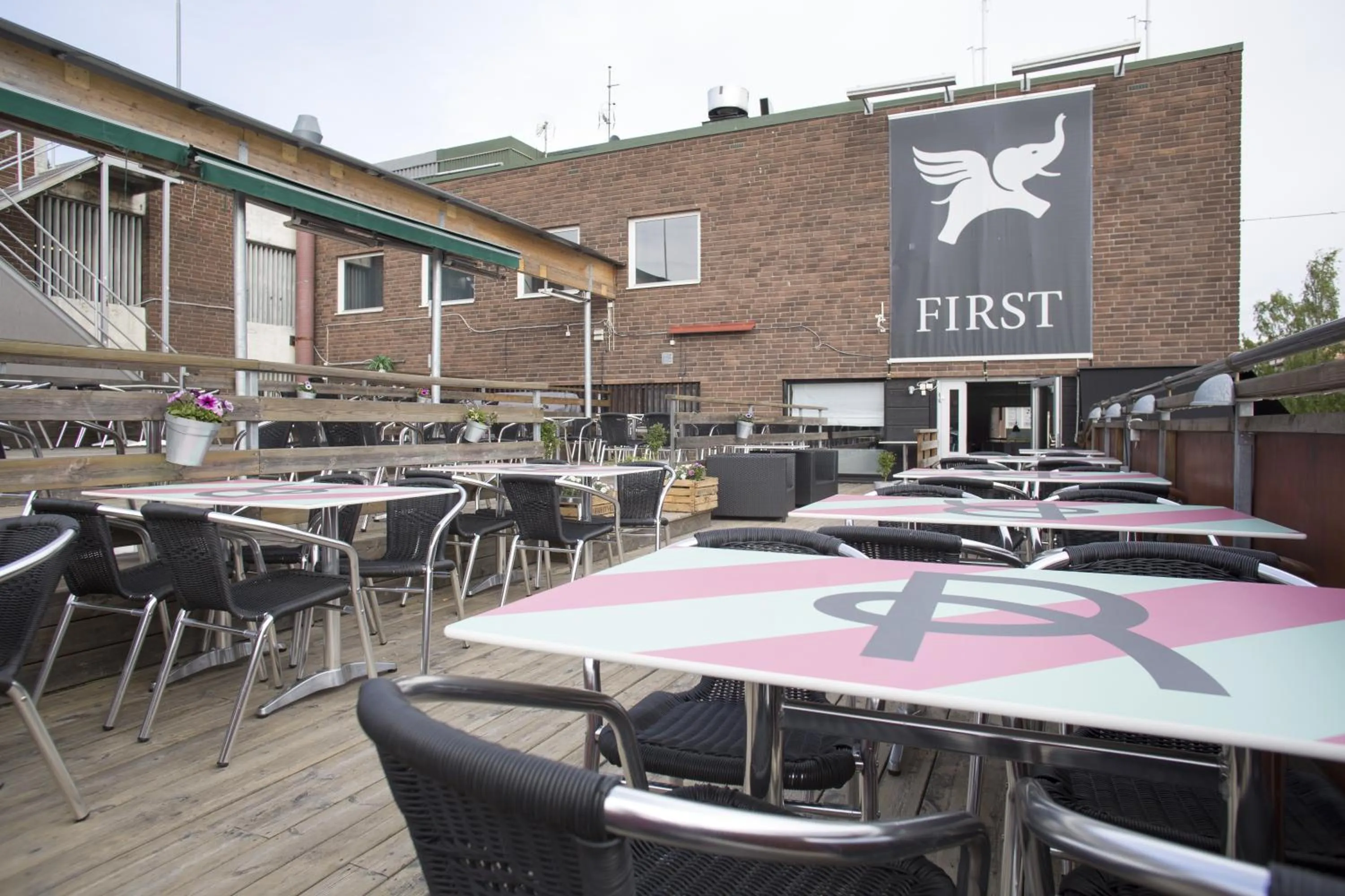 Restaurant/places to eat in First Hotel Dragonen