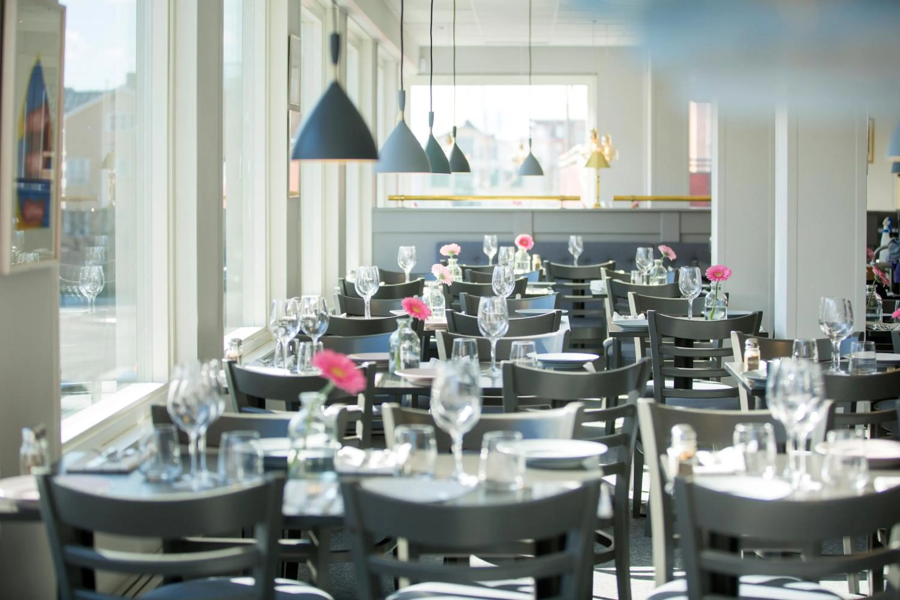 Restaurant/places to eat in First Hotel Dragonen