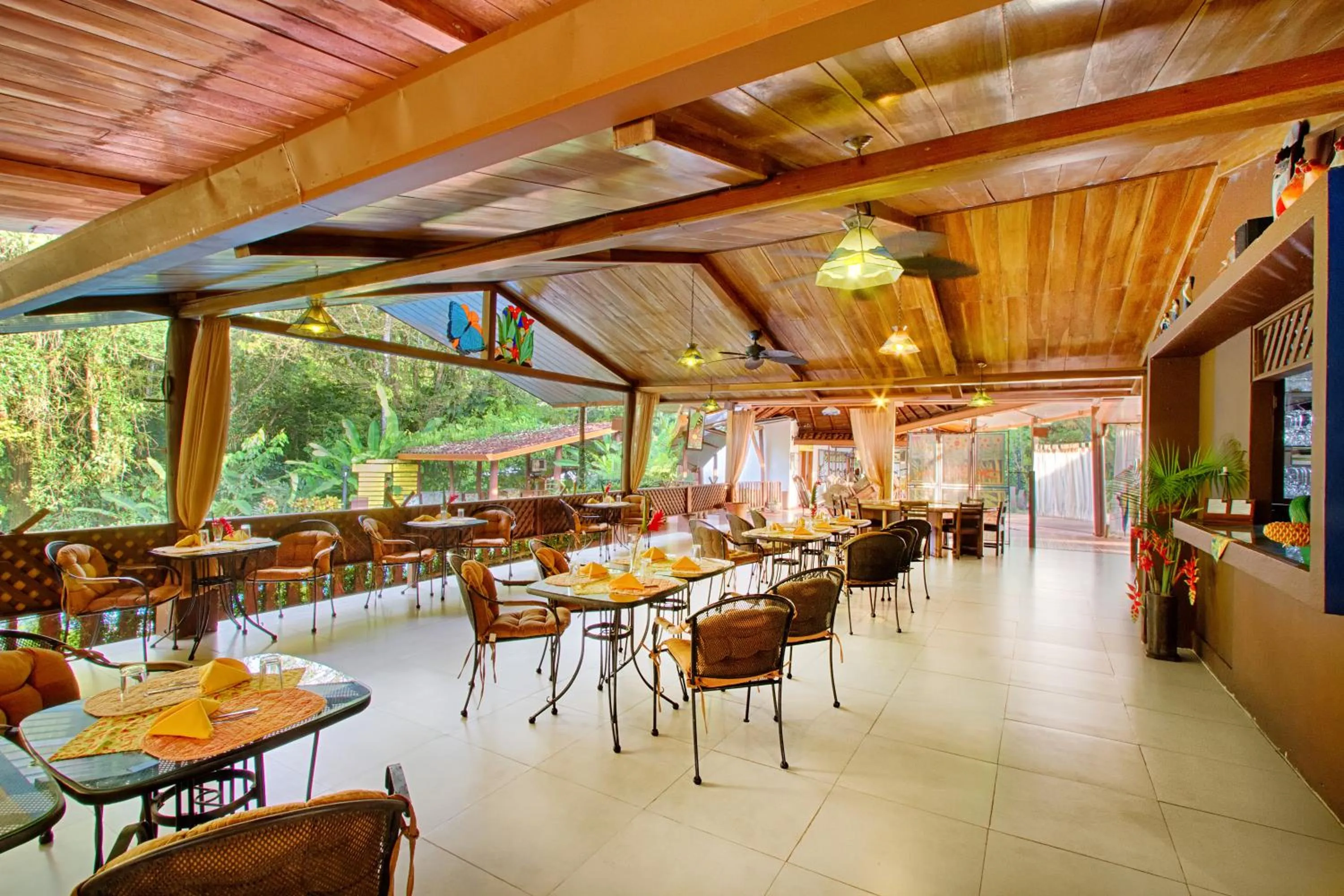 Restaurant/places to eat in La Quinta Sarapiqui Lodge