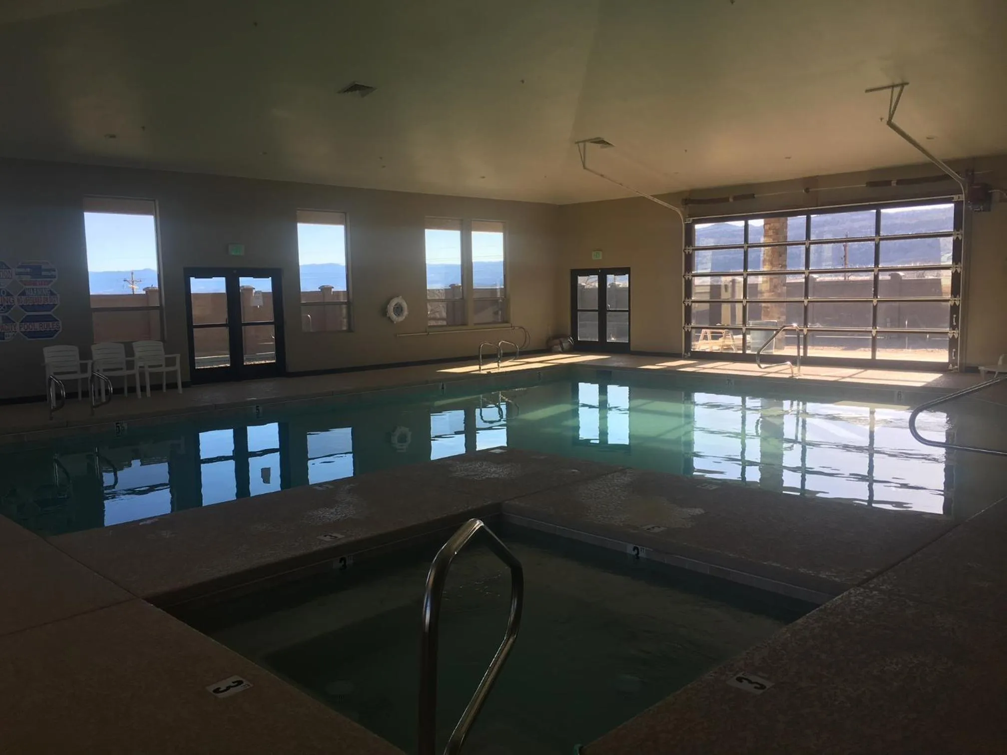 Swimming pool in Canyon Country Lodge