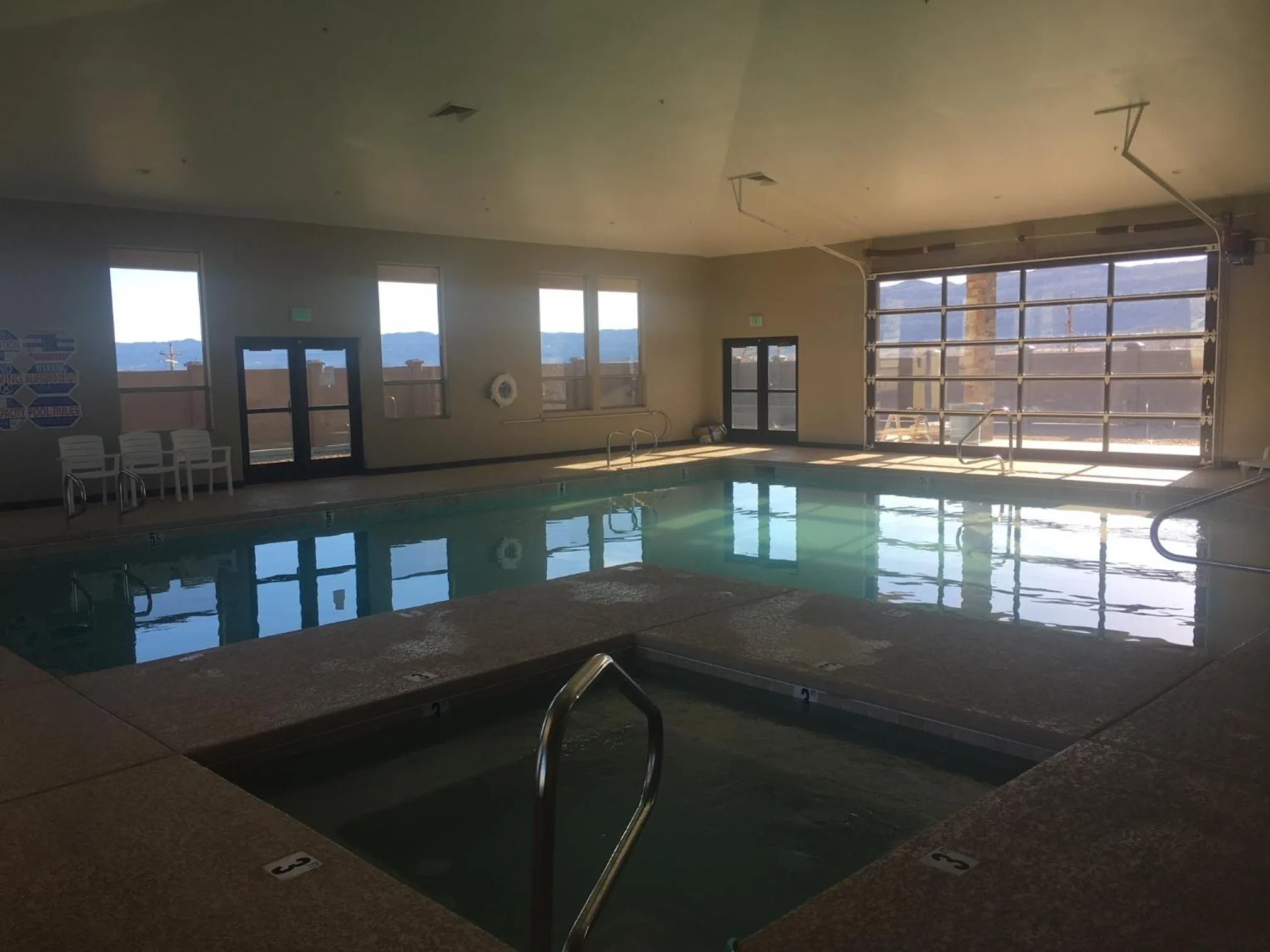 Swimming pool in Canyon Country Lodge