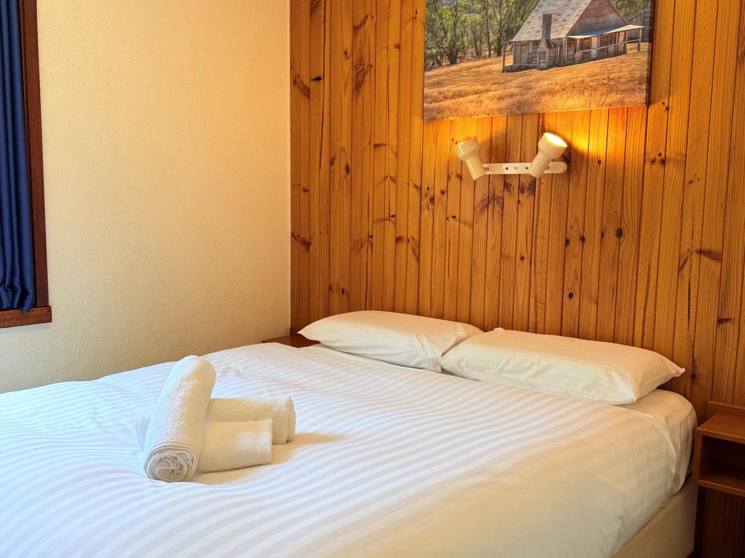 Bedroom, Bed in Leski Club