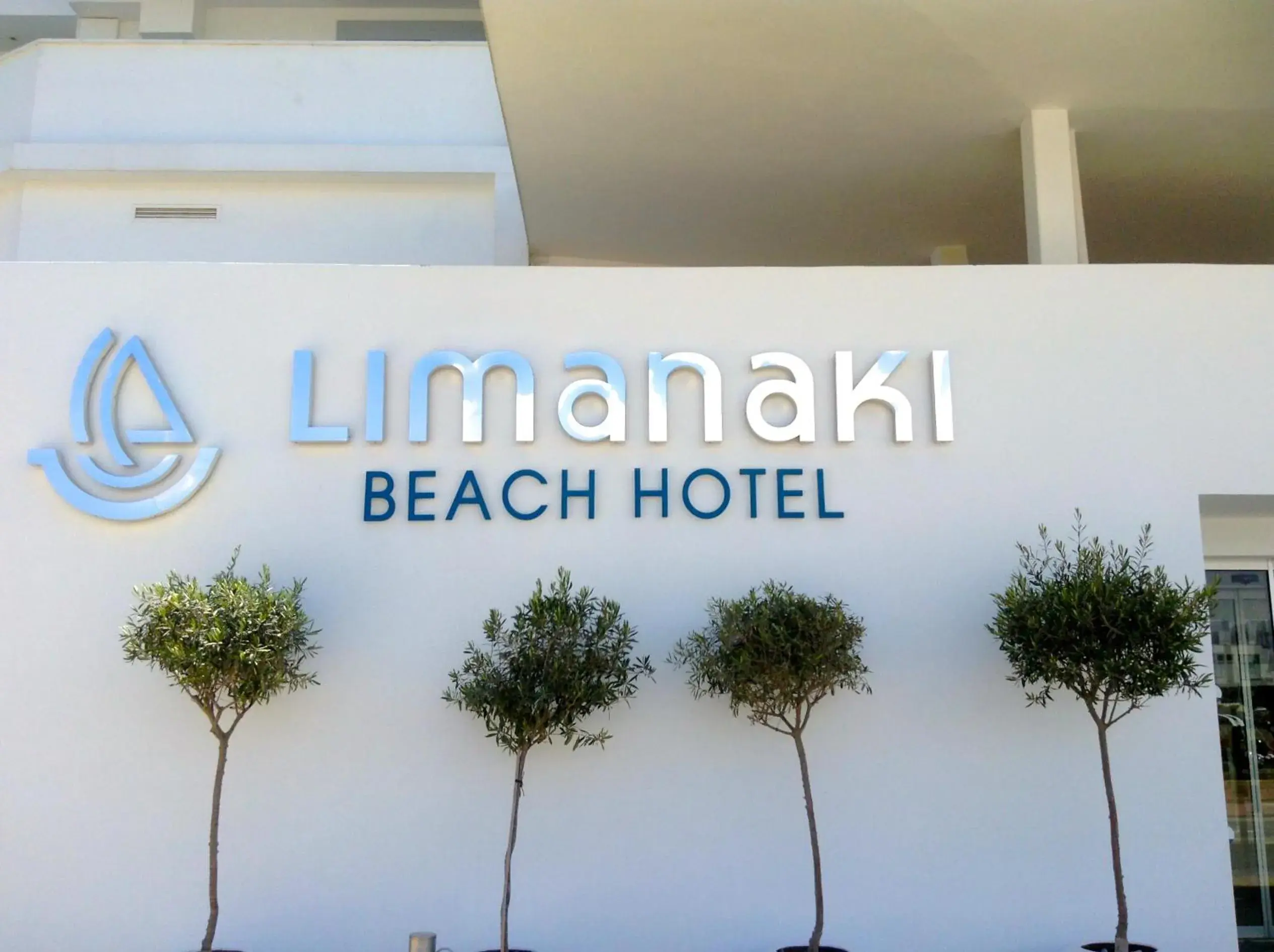 Facade/entrance in Limanaki Beach Hotel & Suites Facade/entrance in Limanaki Beach Hotel & Suites
