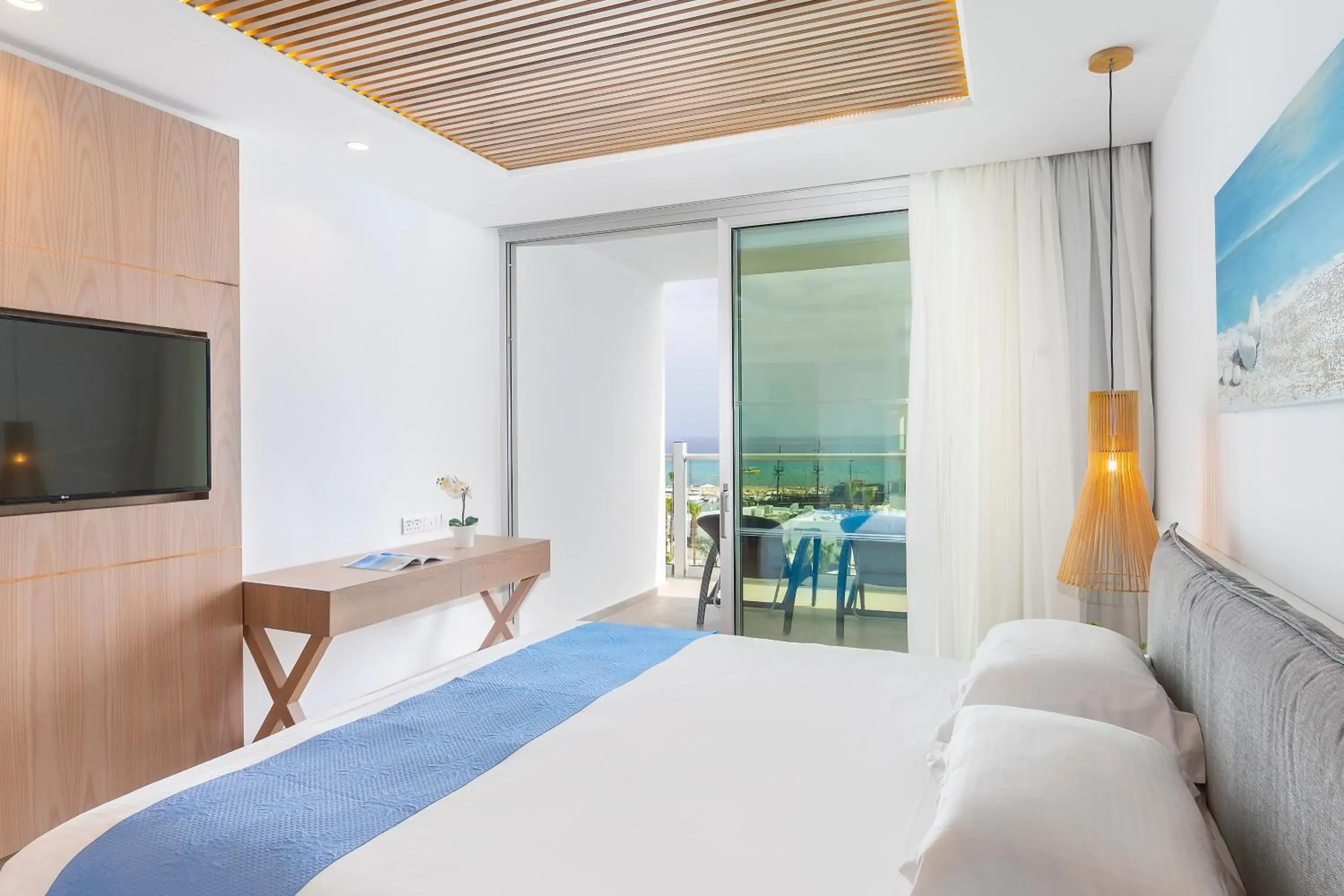 Executive Suite with Sea View in Limanaki Beach Hotel & Suites Executive Suite with Sea View in Limanaki Beach Hotel & Suites