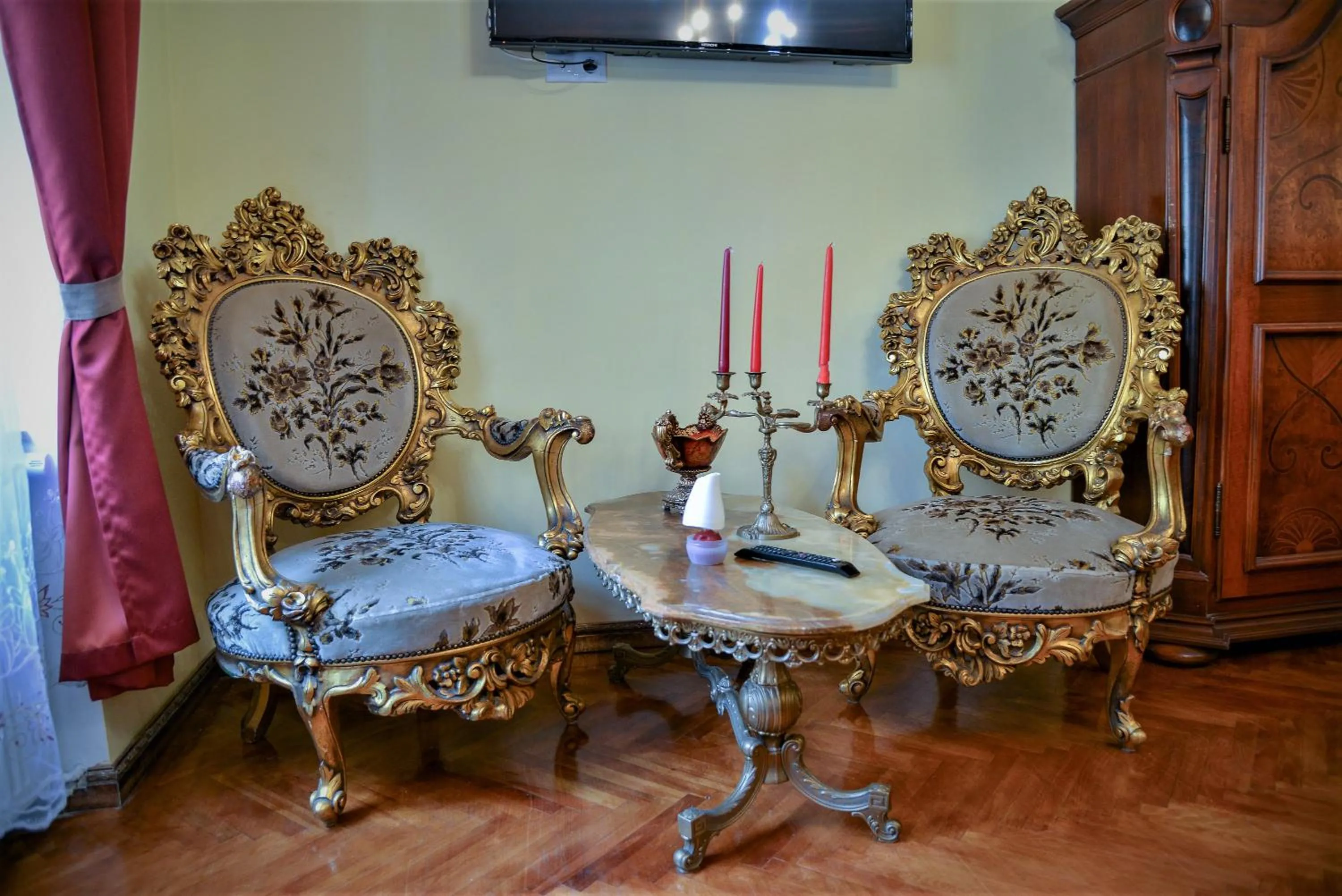 History Apartments Cetății