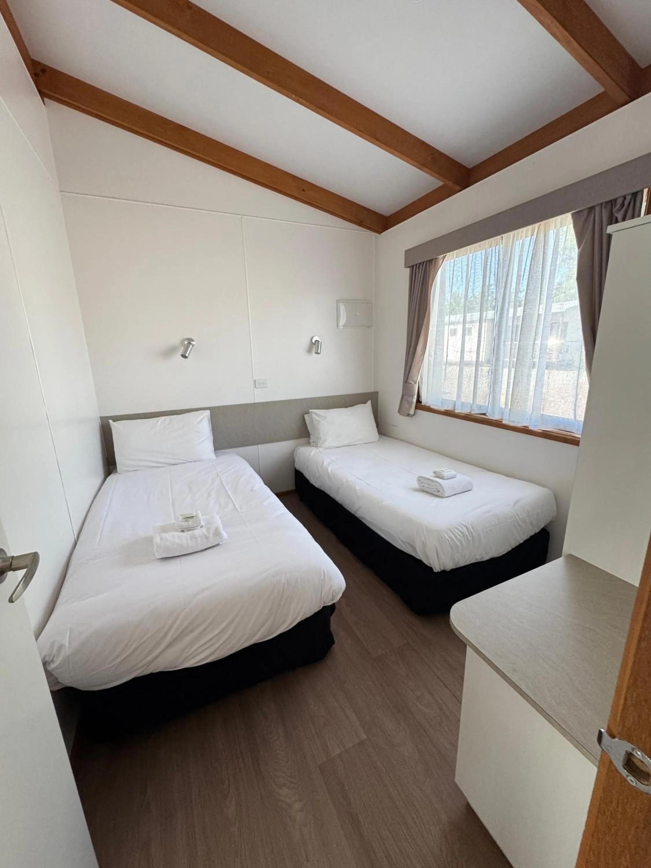 Property building, Bed in Great Western Motel