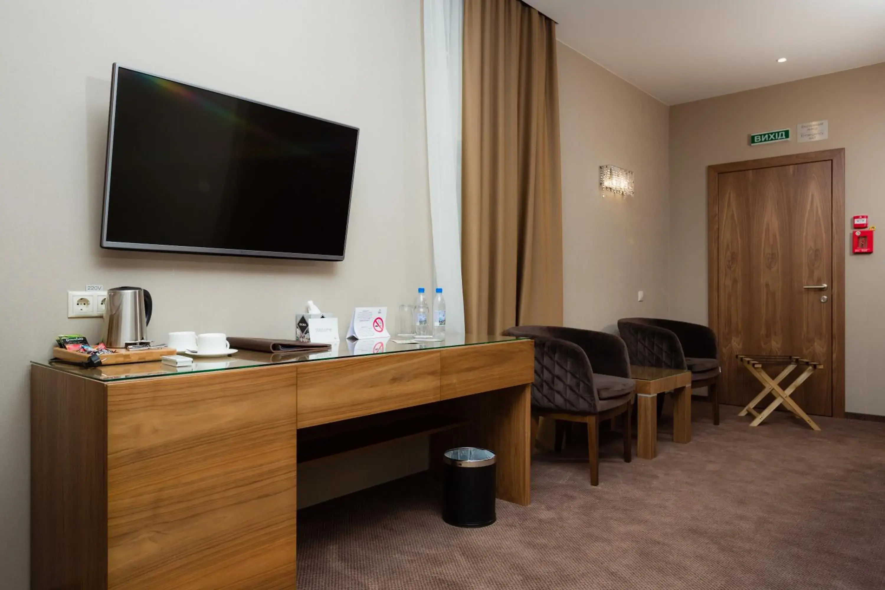 Deluxe Double Studio - single occupancy in Crystal Hotel Deluxe Double Studio - single occupancy in Crystal Hotel