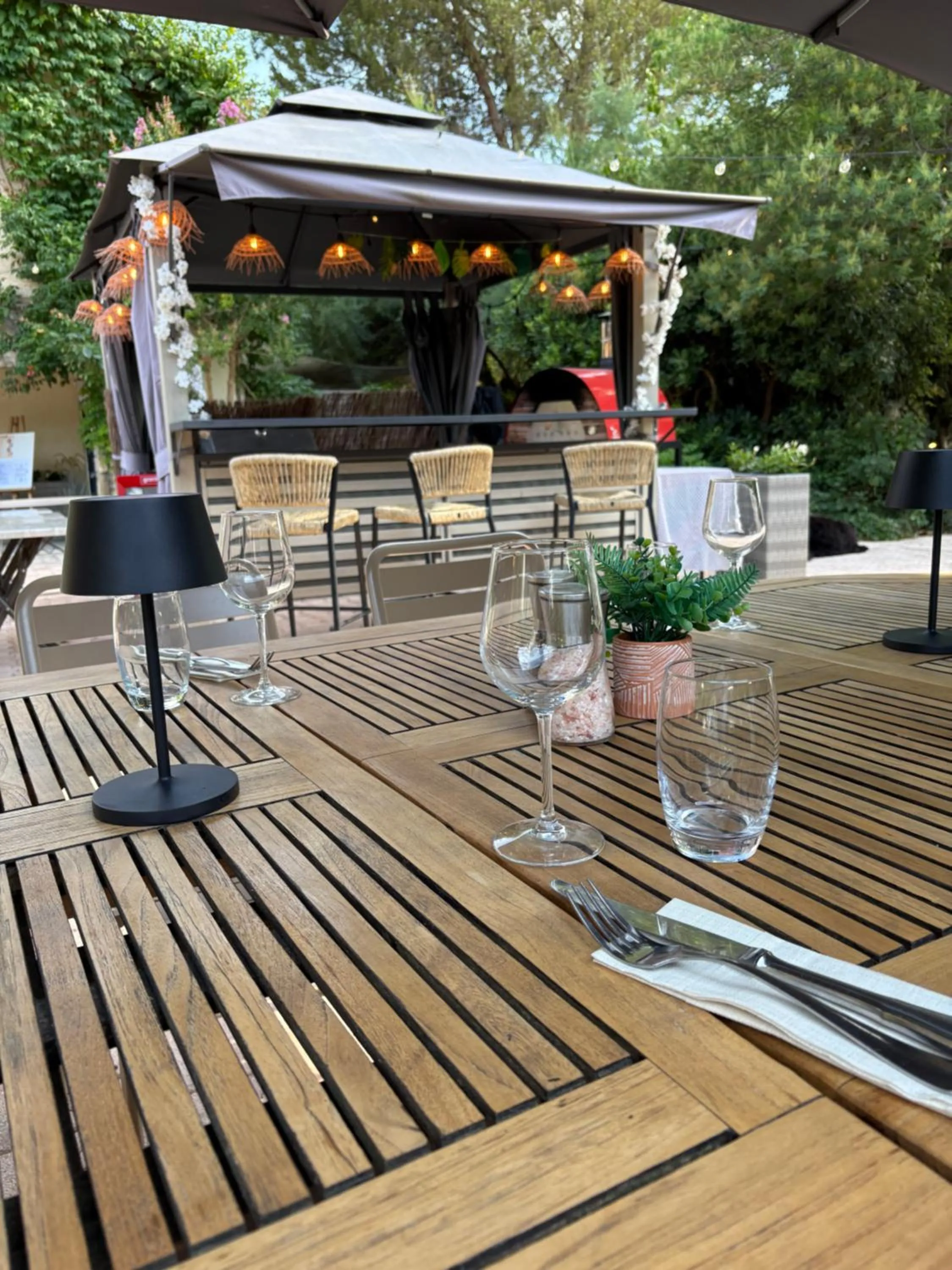 Restaurant/places to eat in Logis Hôtels La Bastide des Golfs