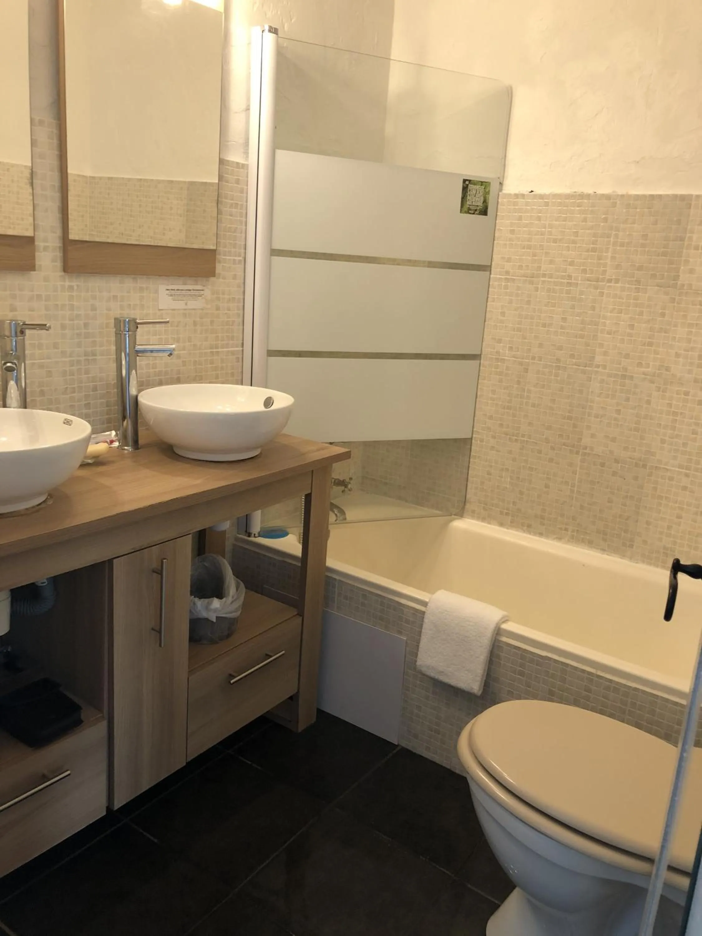 Bathroom in Logis Hôtels La Bastide des Golfs