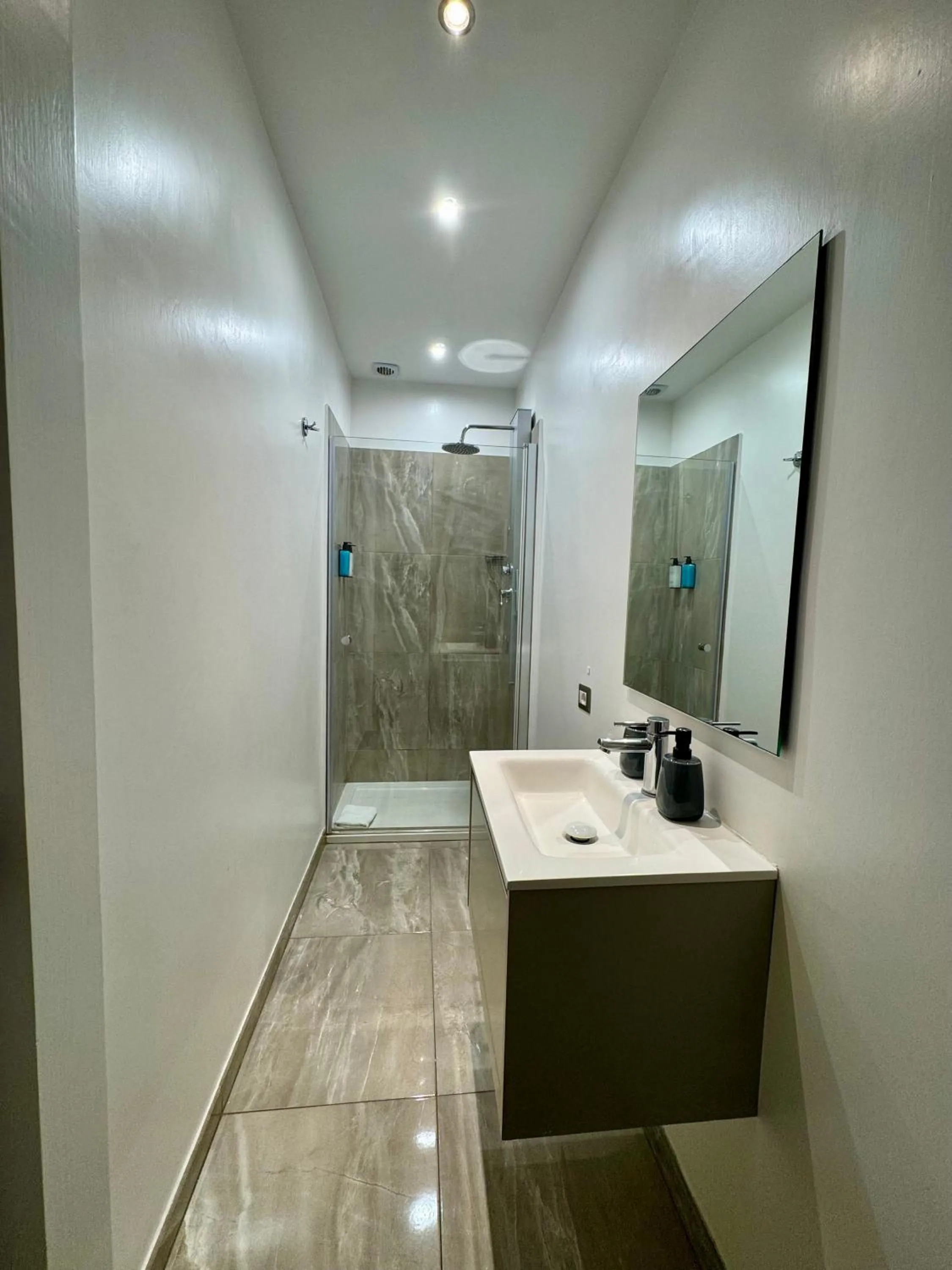 Shower in RHS Rienzo Suites