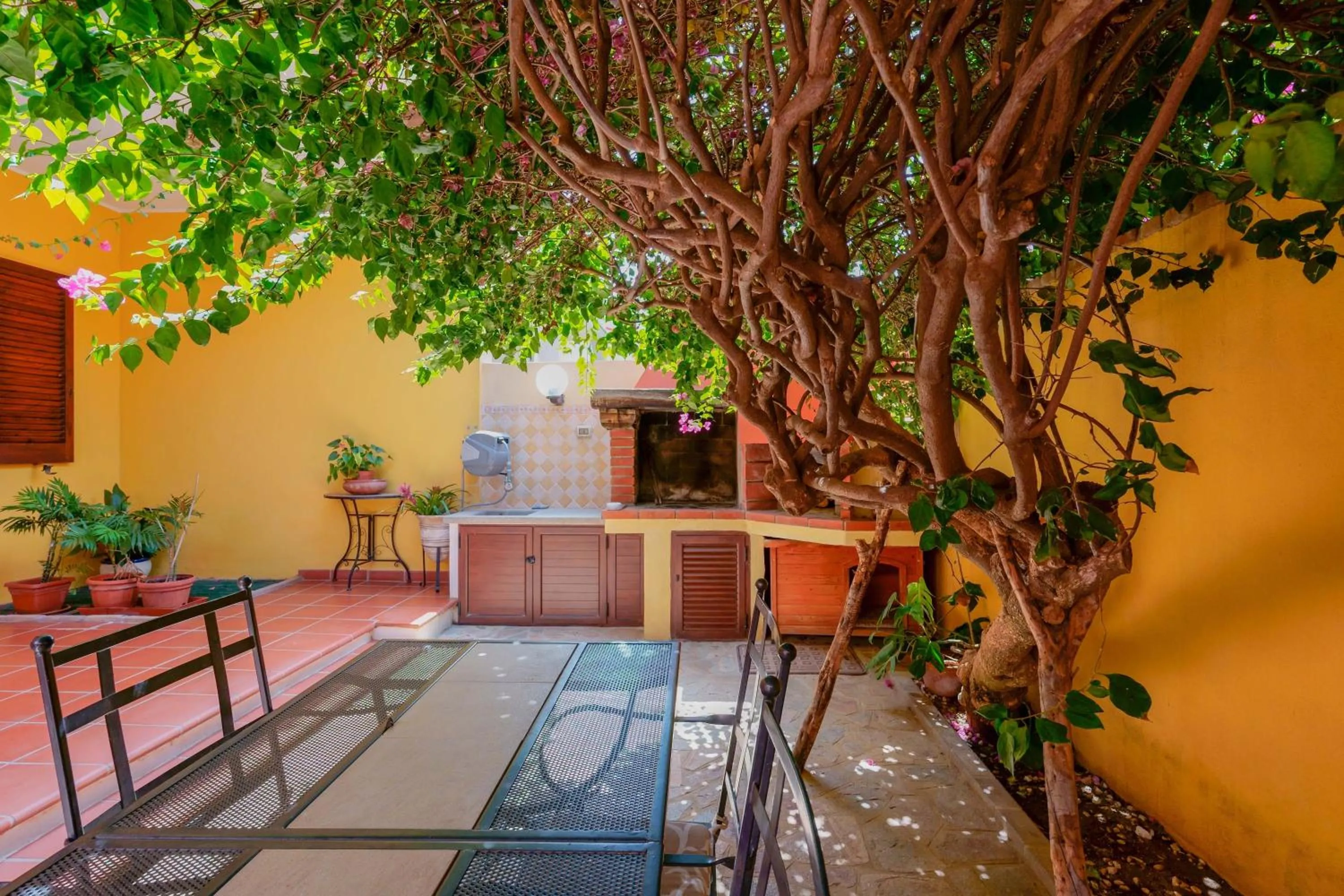 Garden in Il Piccolo Giardino rooms & breakfast