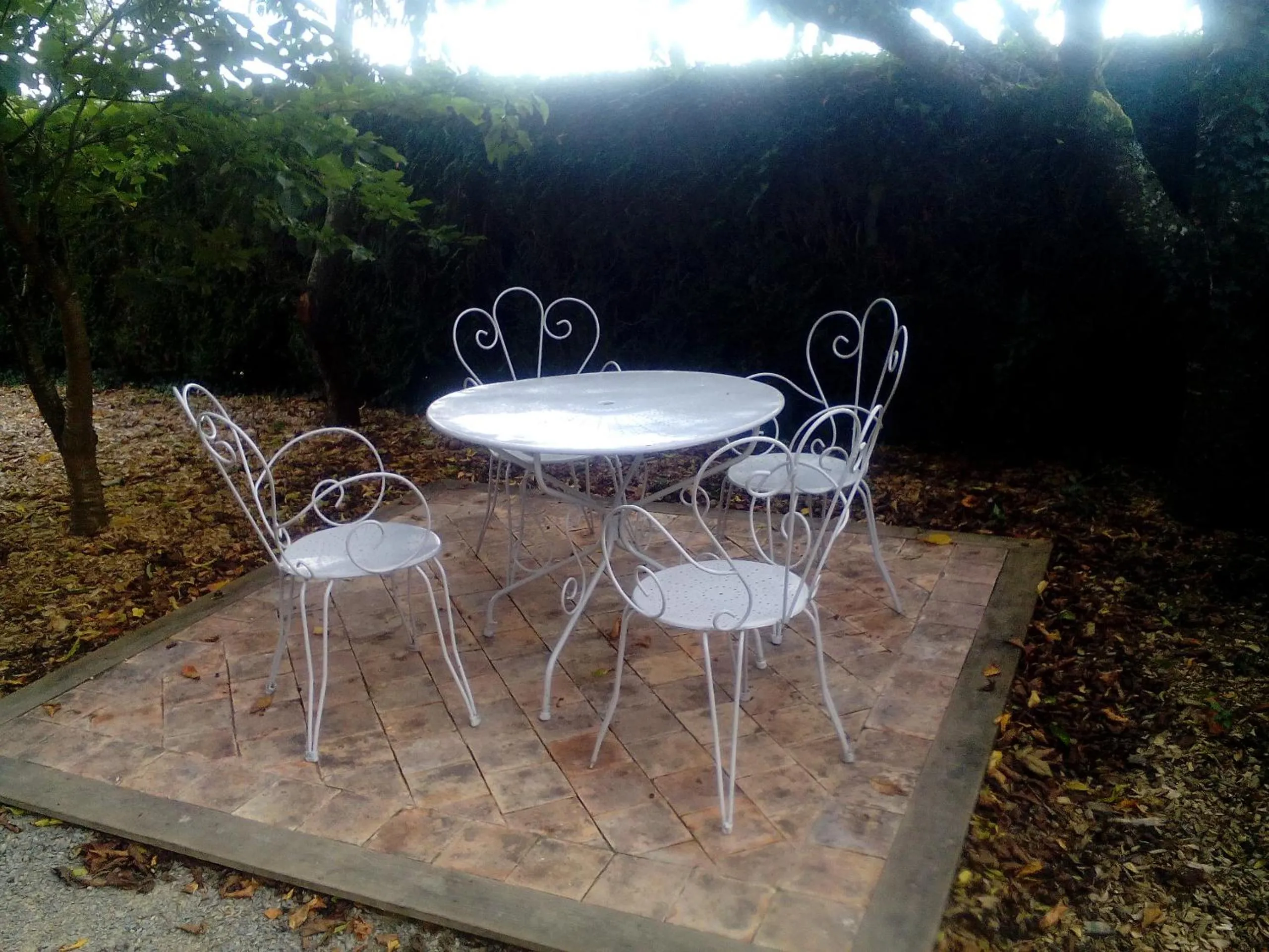 Facade/entrance in La Chambre Montbrault