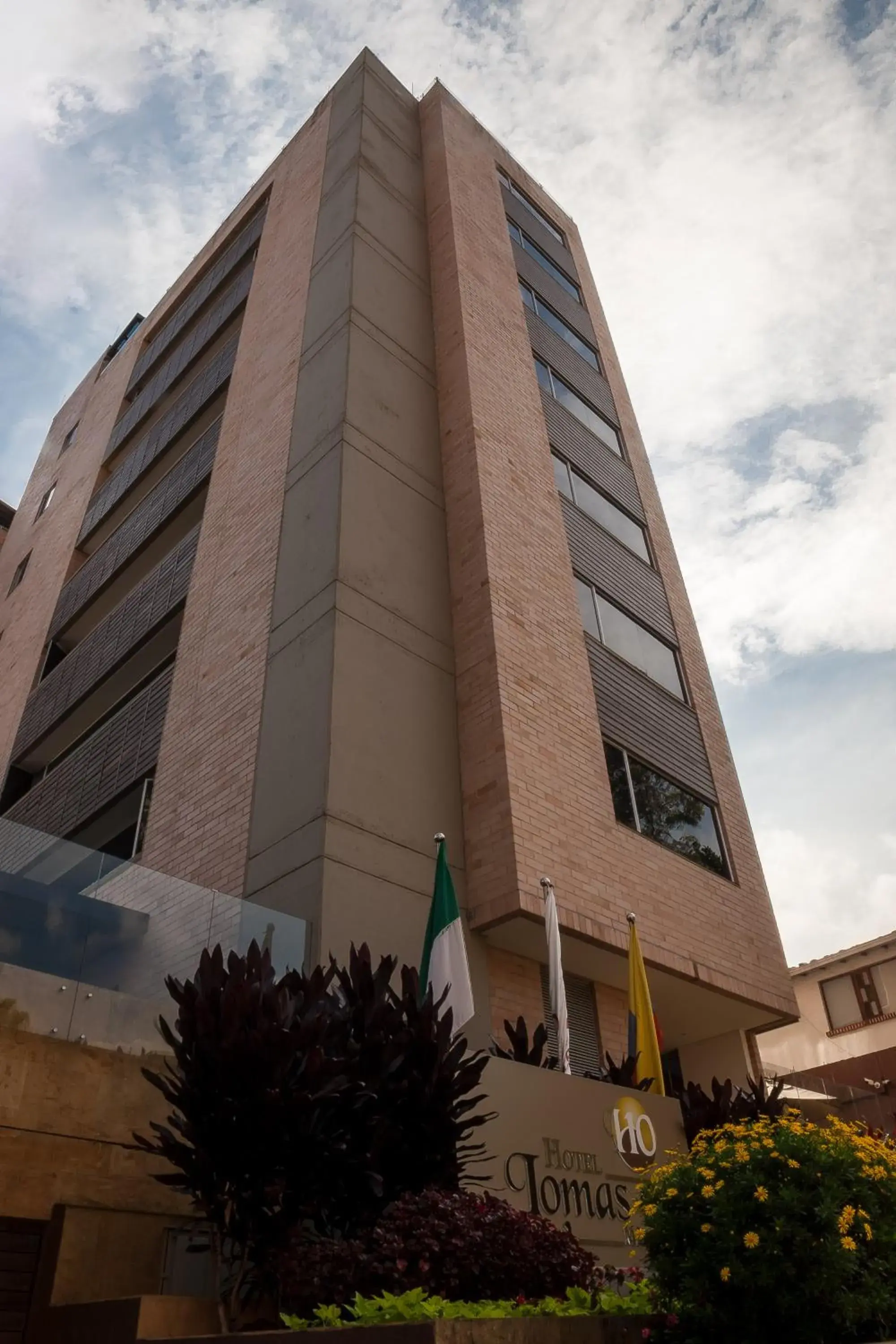 Property building in Hotel Lomas 10 Medellin Property building in Hotel Lomas 10 Medellin