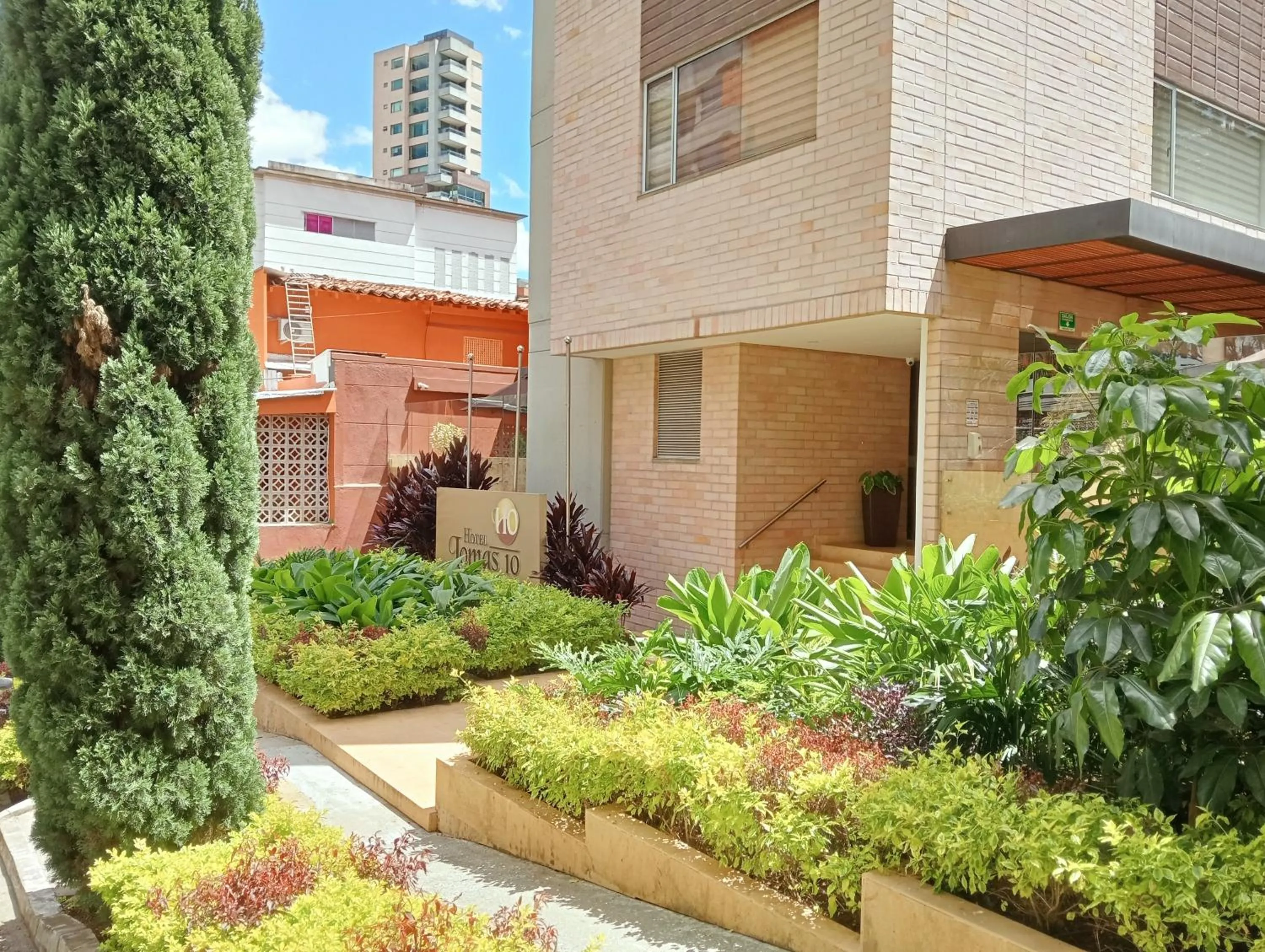 Property building in Hotel Lomas 10 Medellin