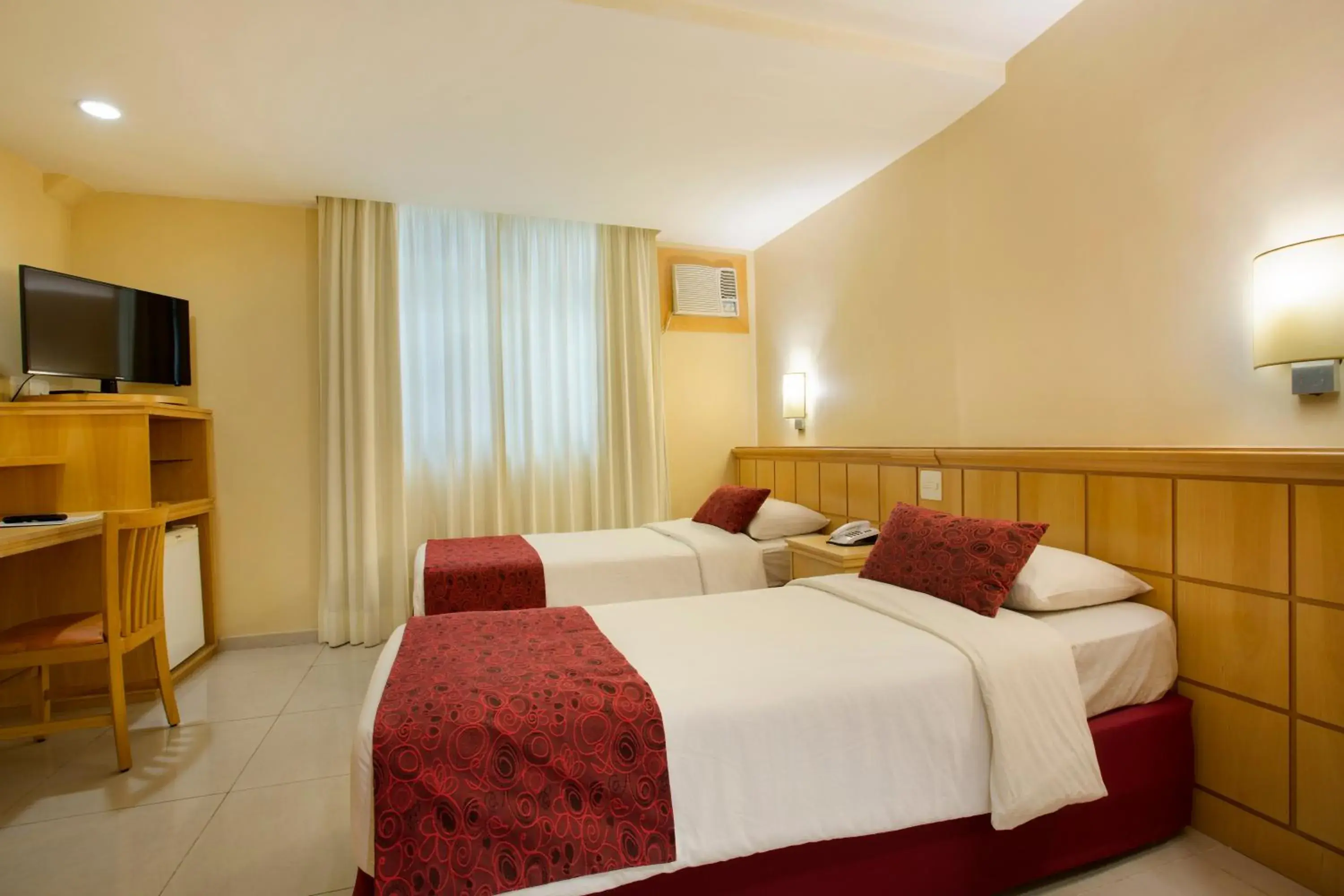 Bed in Hotel Atlântico Copacabana Bed in Hotel Atlântico Copacabana