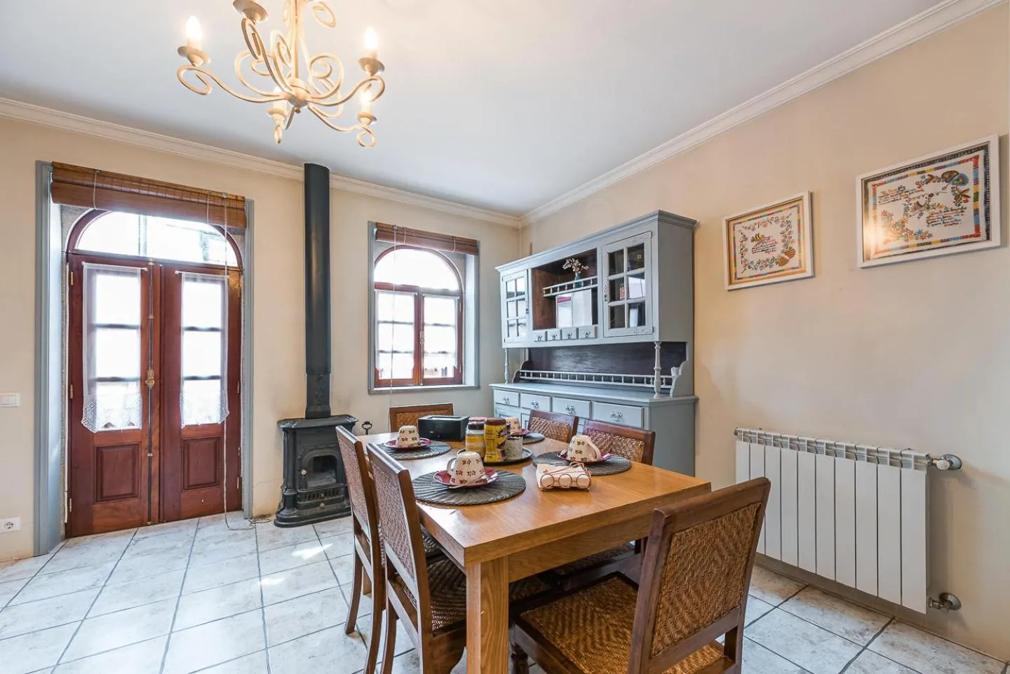 Dining area in Praça Guest House