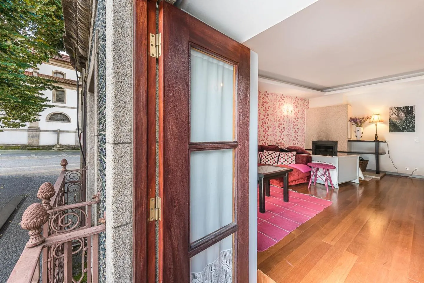 Property building in Praça Guest House