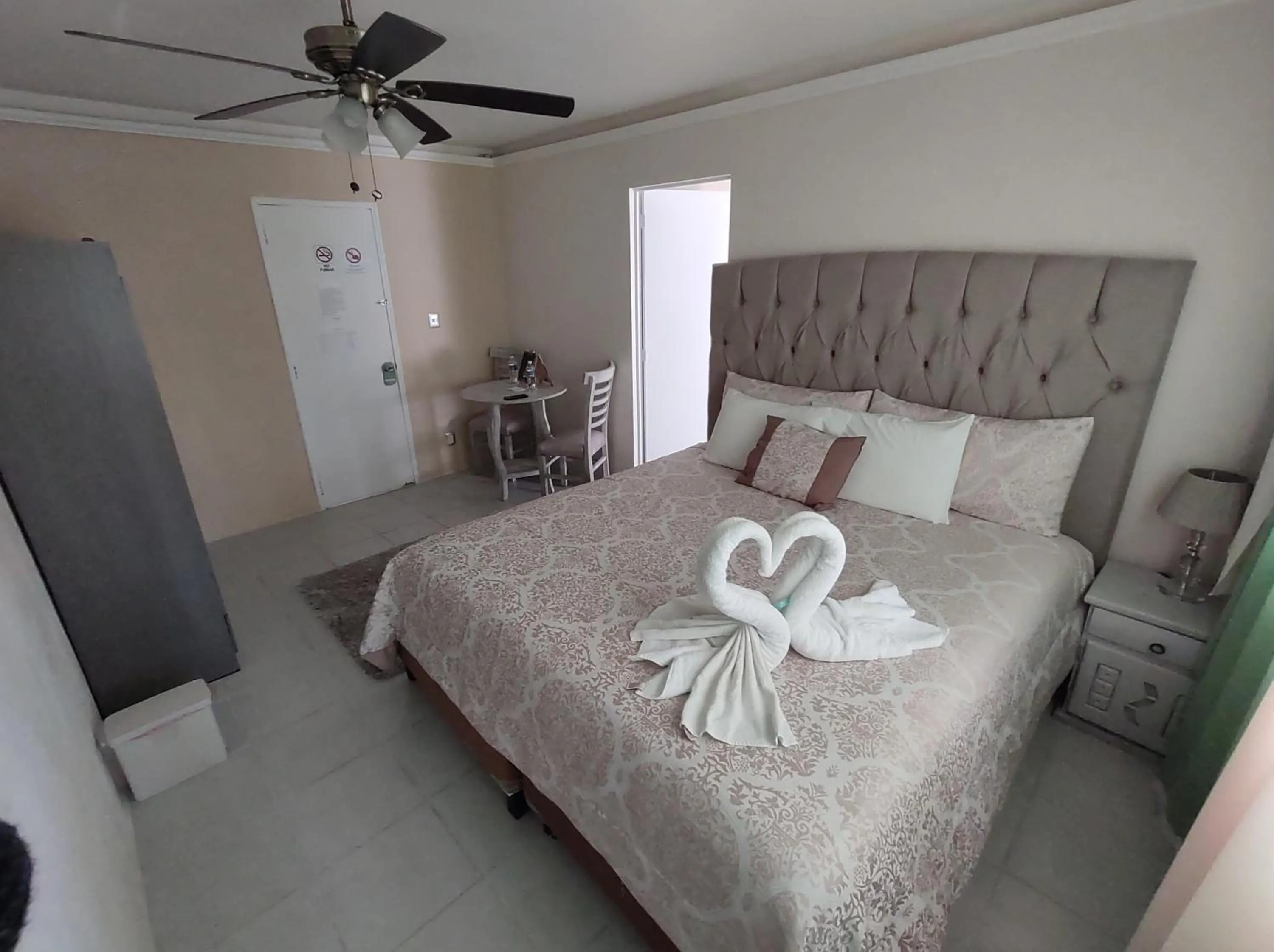 Bed in Victoria Hotel y Spa