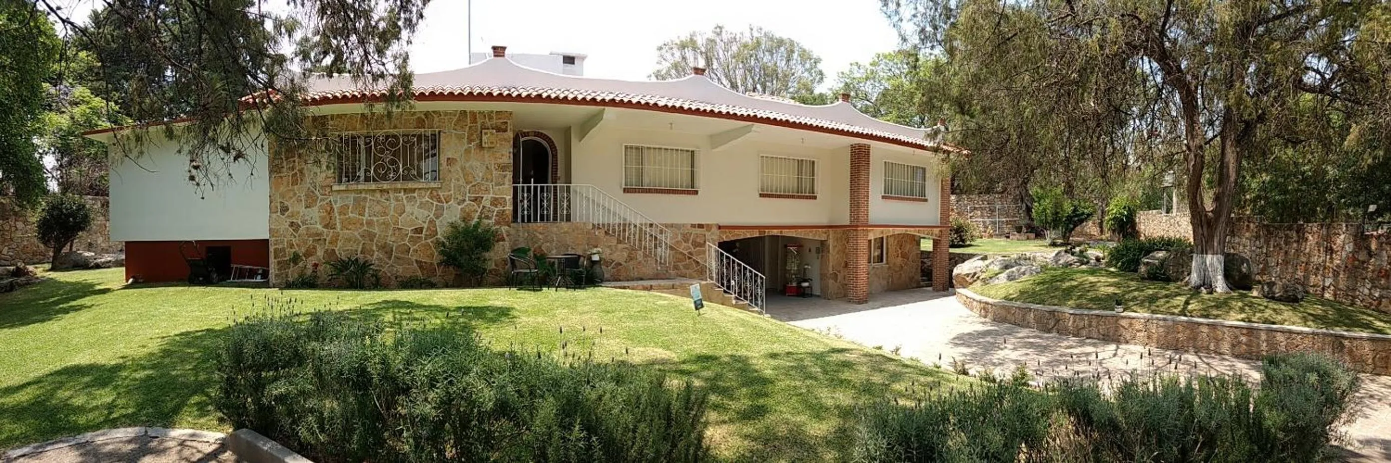 Property building in Victoria Hotel y Spa