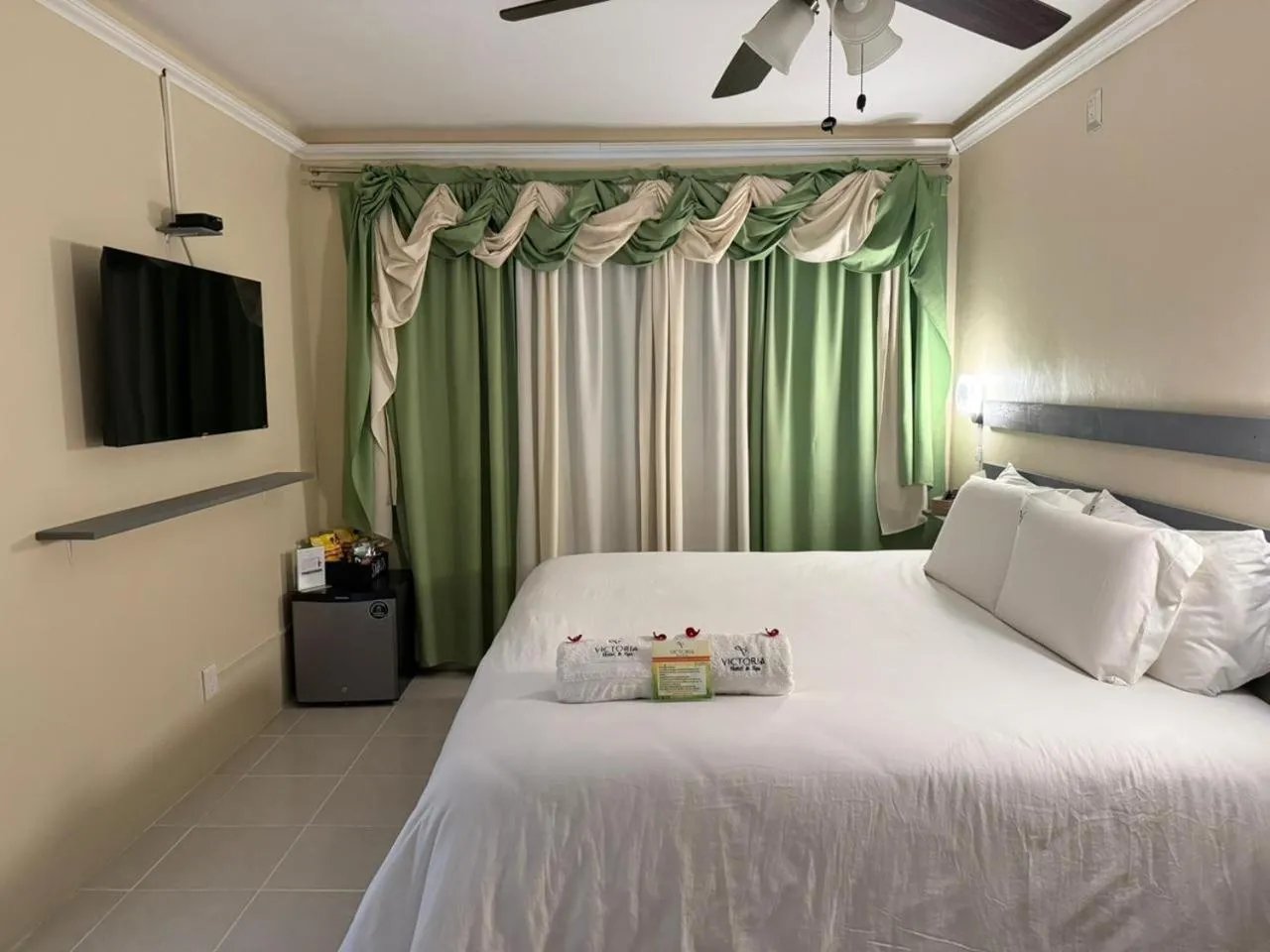 Bed in Victoria Hotel y Spa