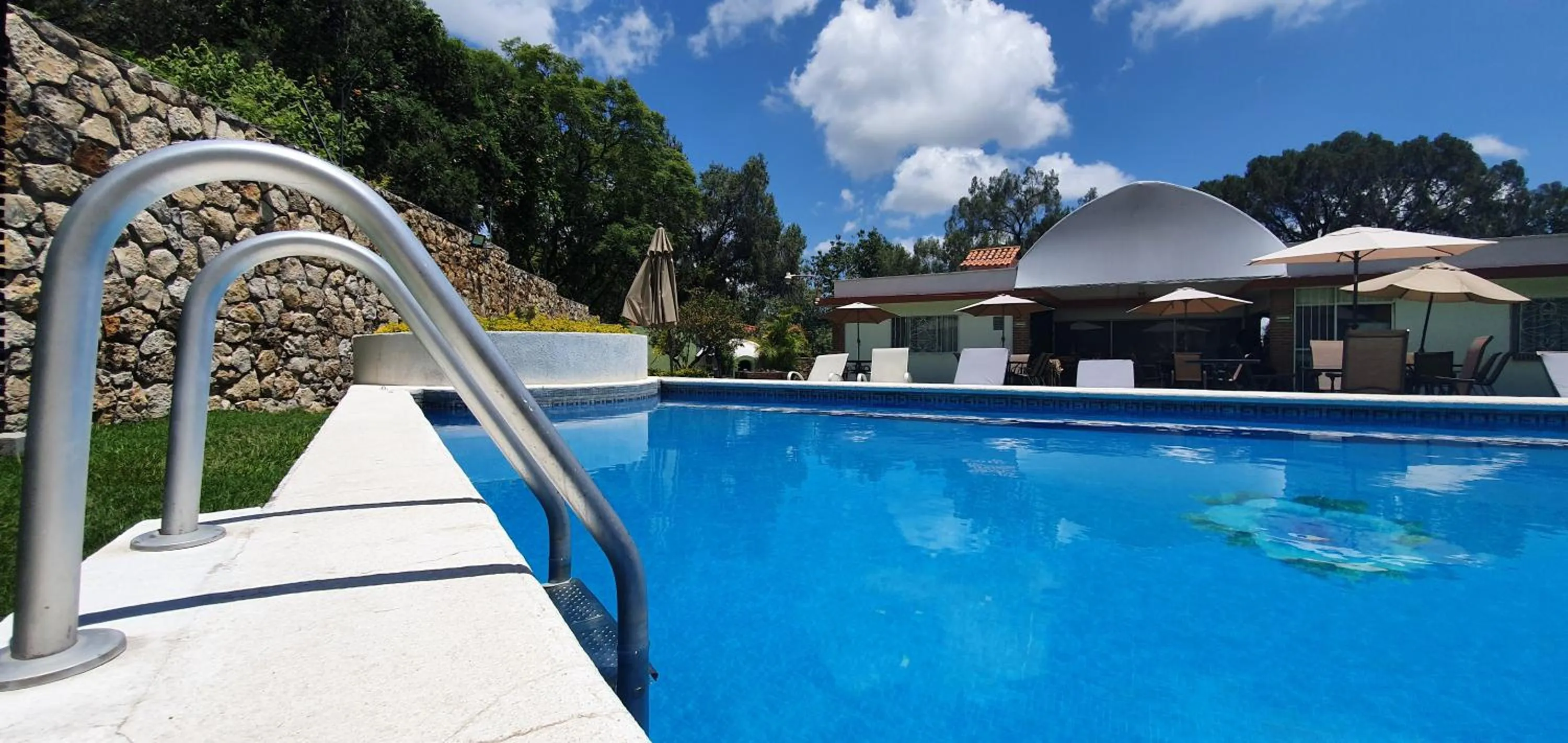 Swimming pool in Victoria Hotel y Spa