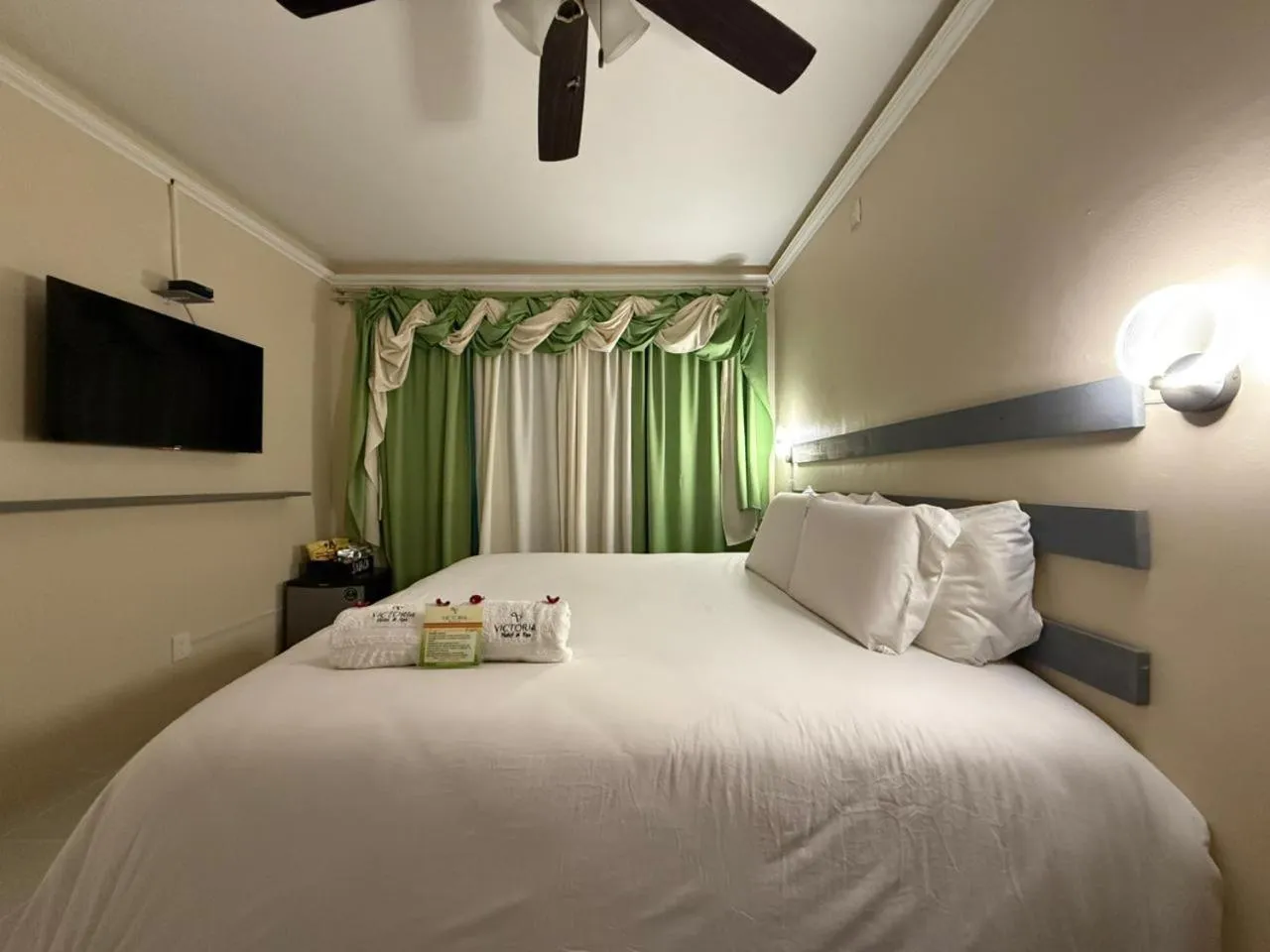 Bed in Victoria Hotel y Spa