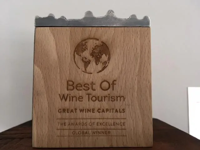 Text overlay in Hotel Boutique BC Wine Casablanca