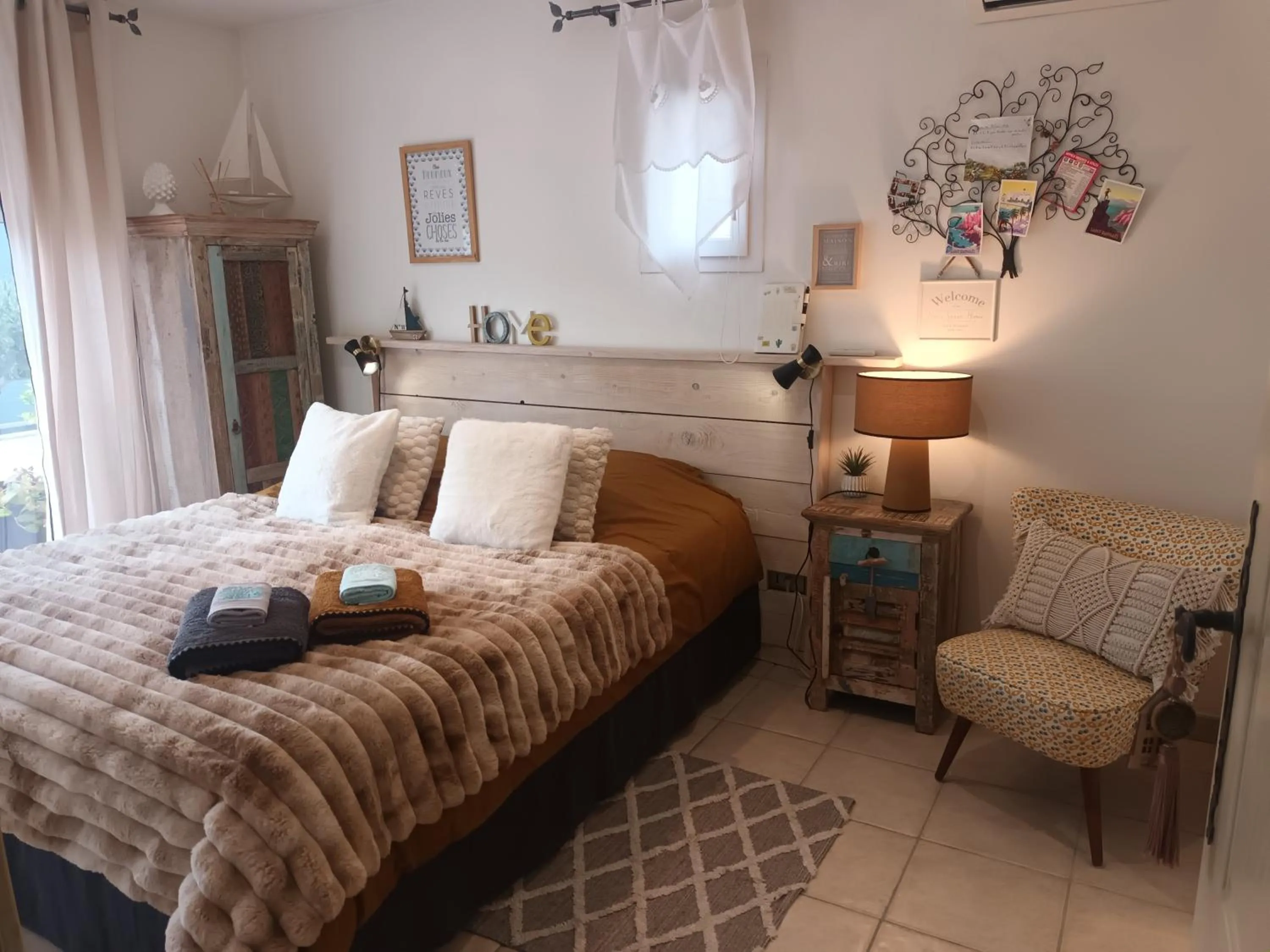 Bed in Jolie suite Lalou Côte d'Azur