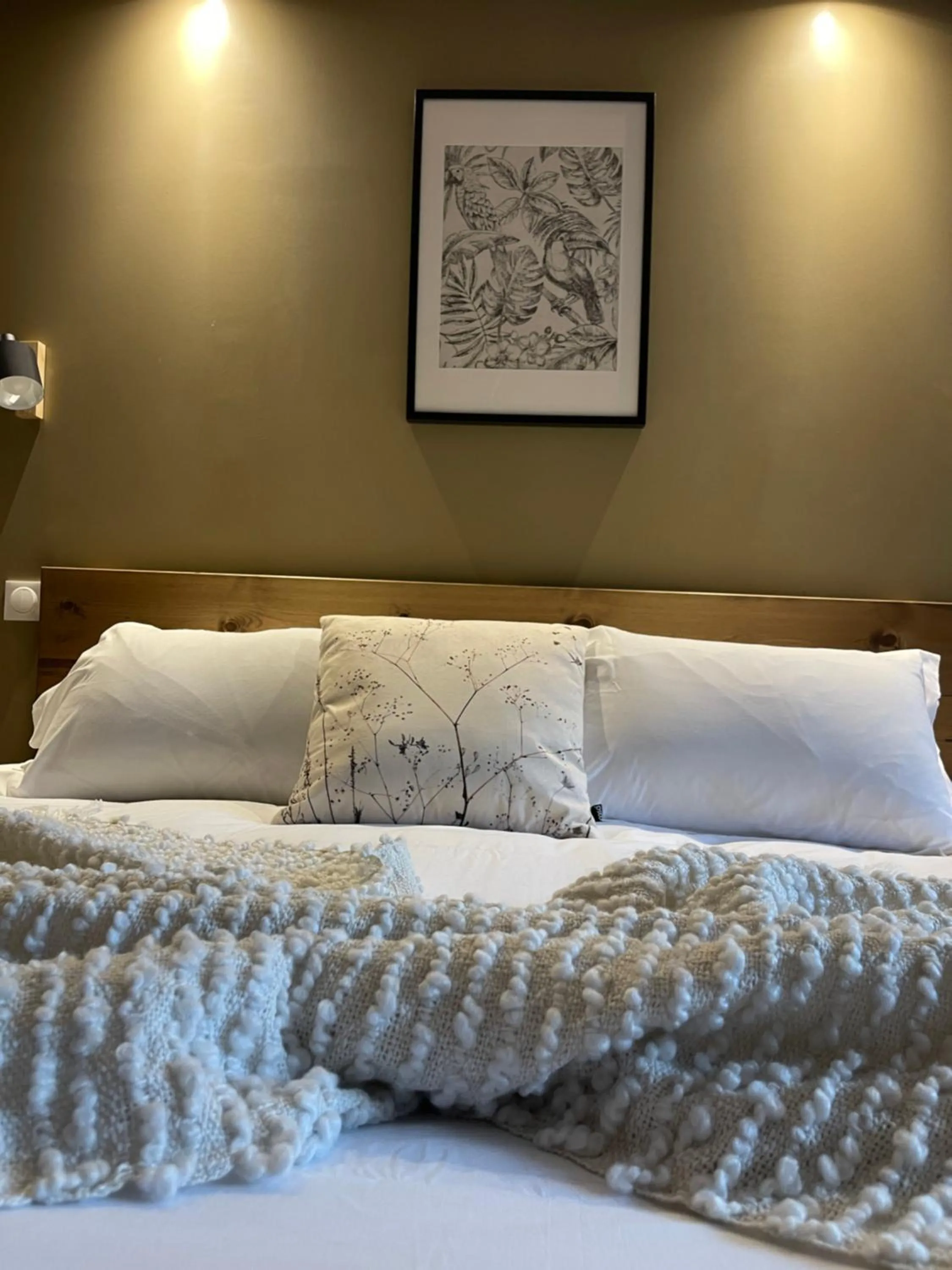 Bed in Cit'Hôtel le Welcome